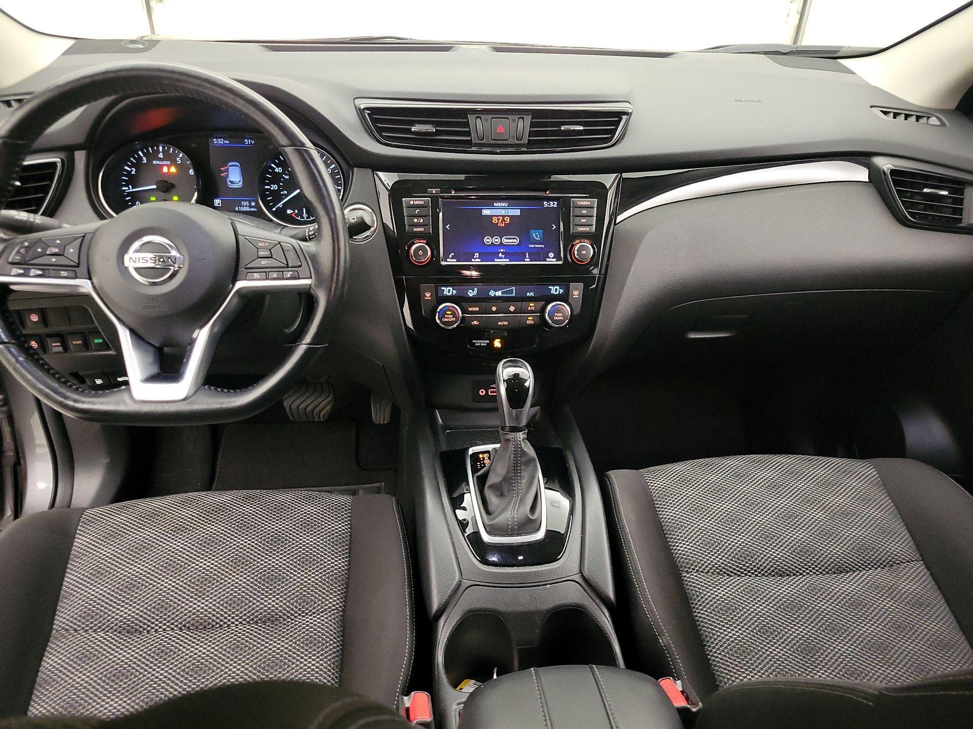 Thumbnail: 2020 Nissan Rogue Sport - 9