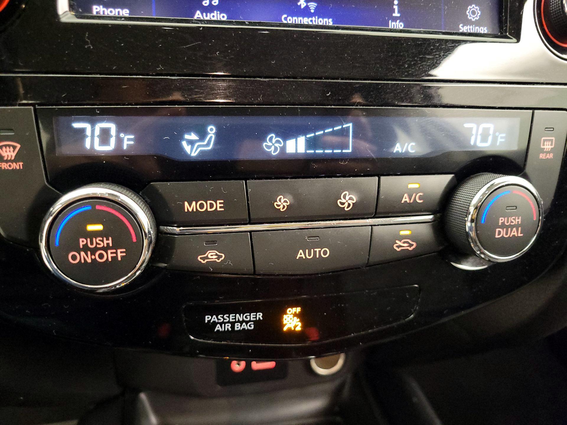 Thumbnail: 2020 Nissan Rogue Sport - 16