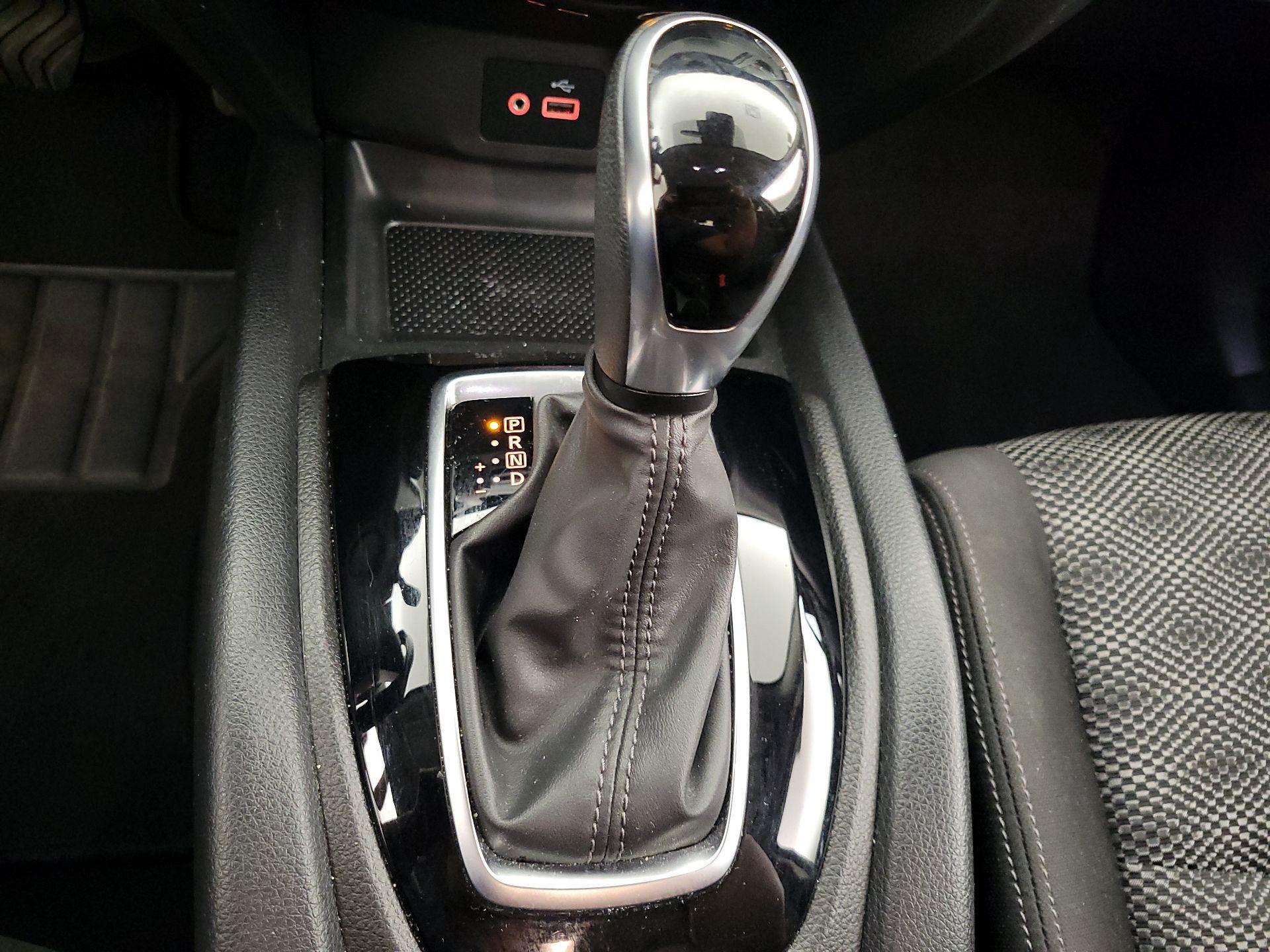 Thumbnail: 2020 Nissan Rogue Sport - 17