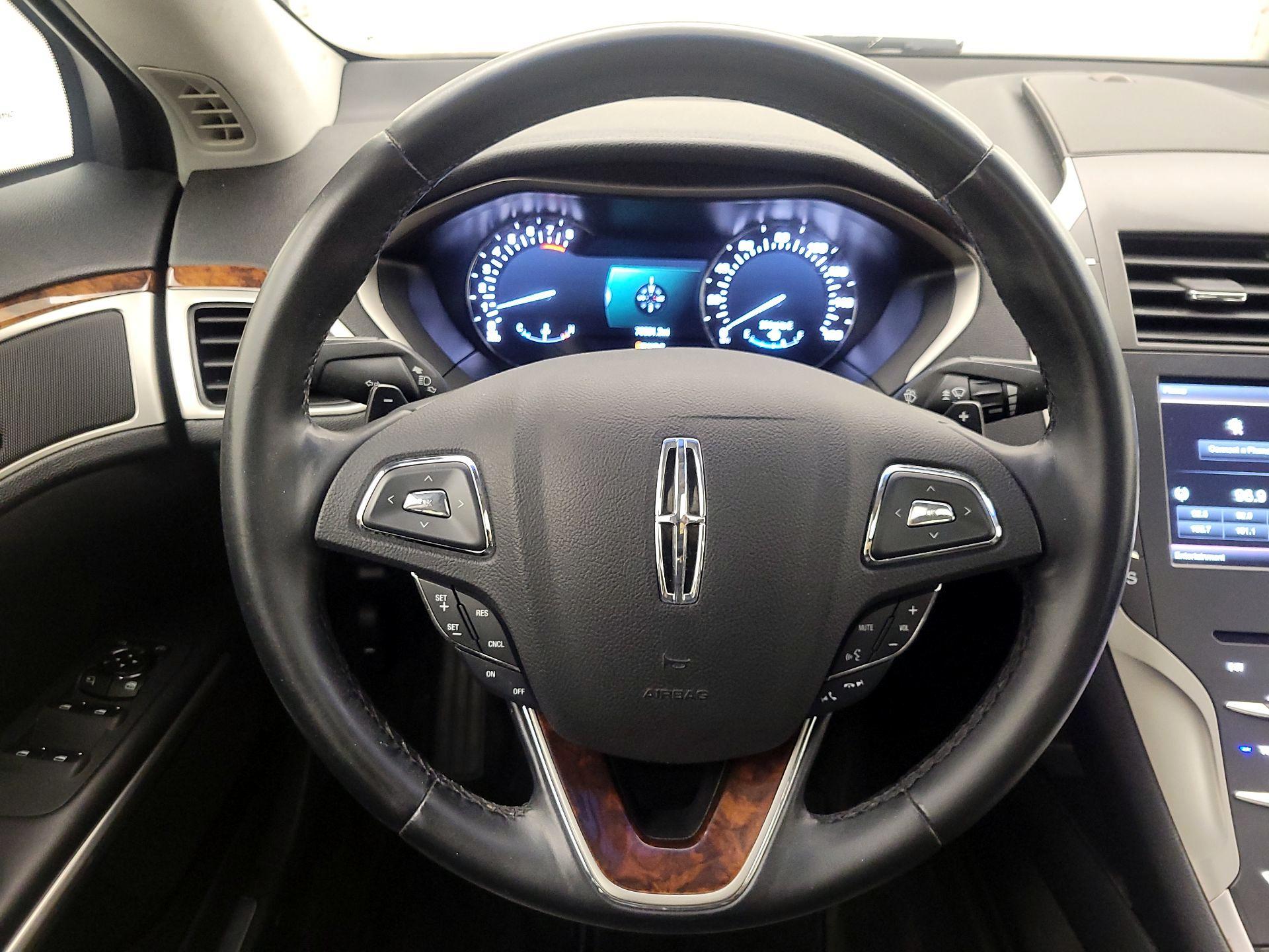 Thumbnail: 2015 Lincoln MKZ - 10