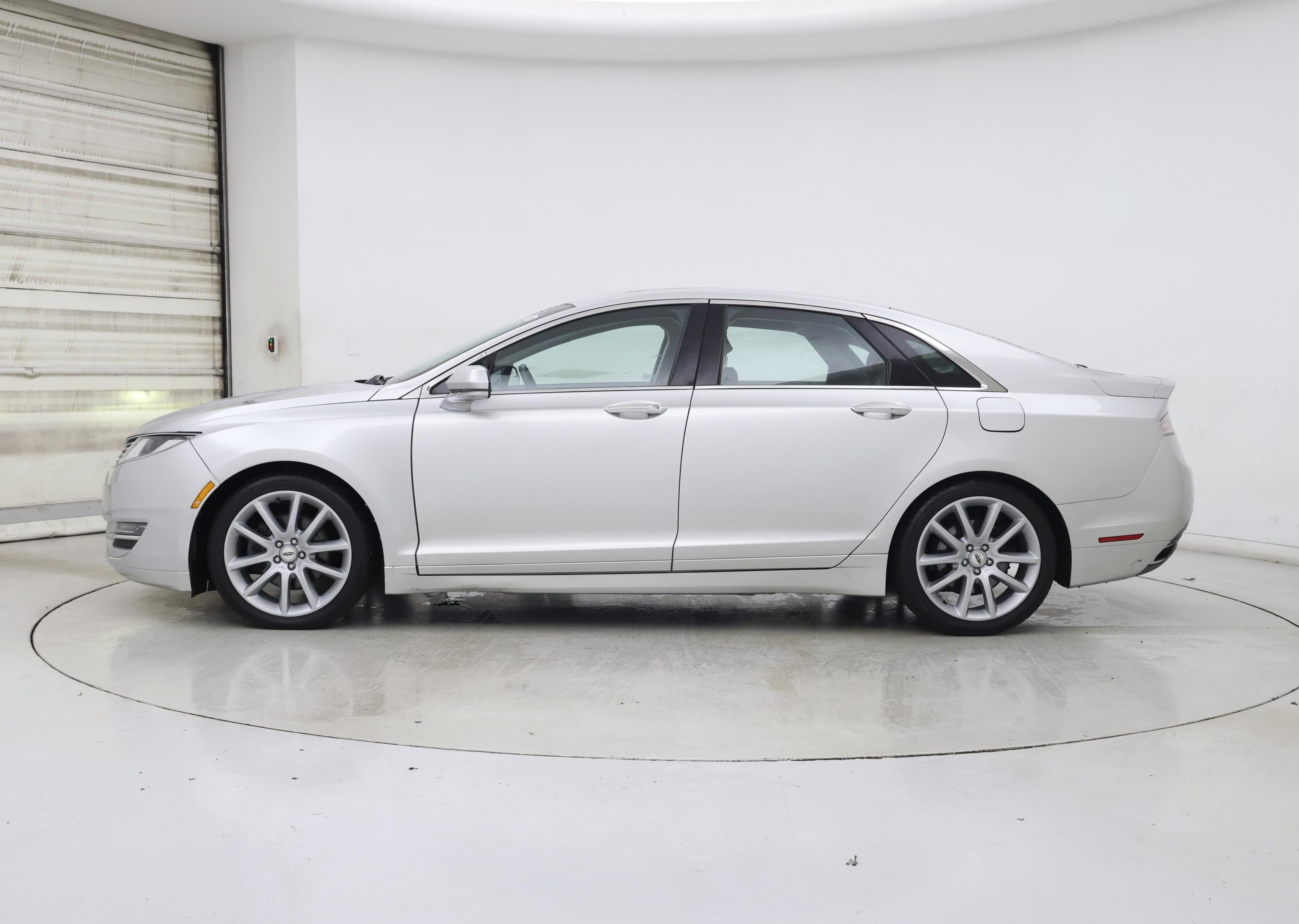Thumbnail: 2015 Lincoln MKZ - 3