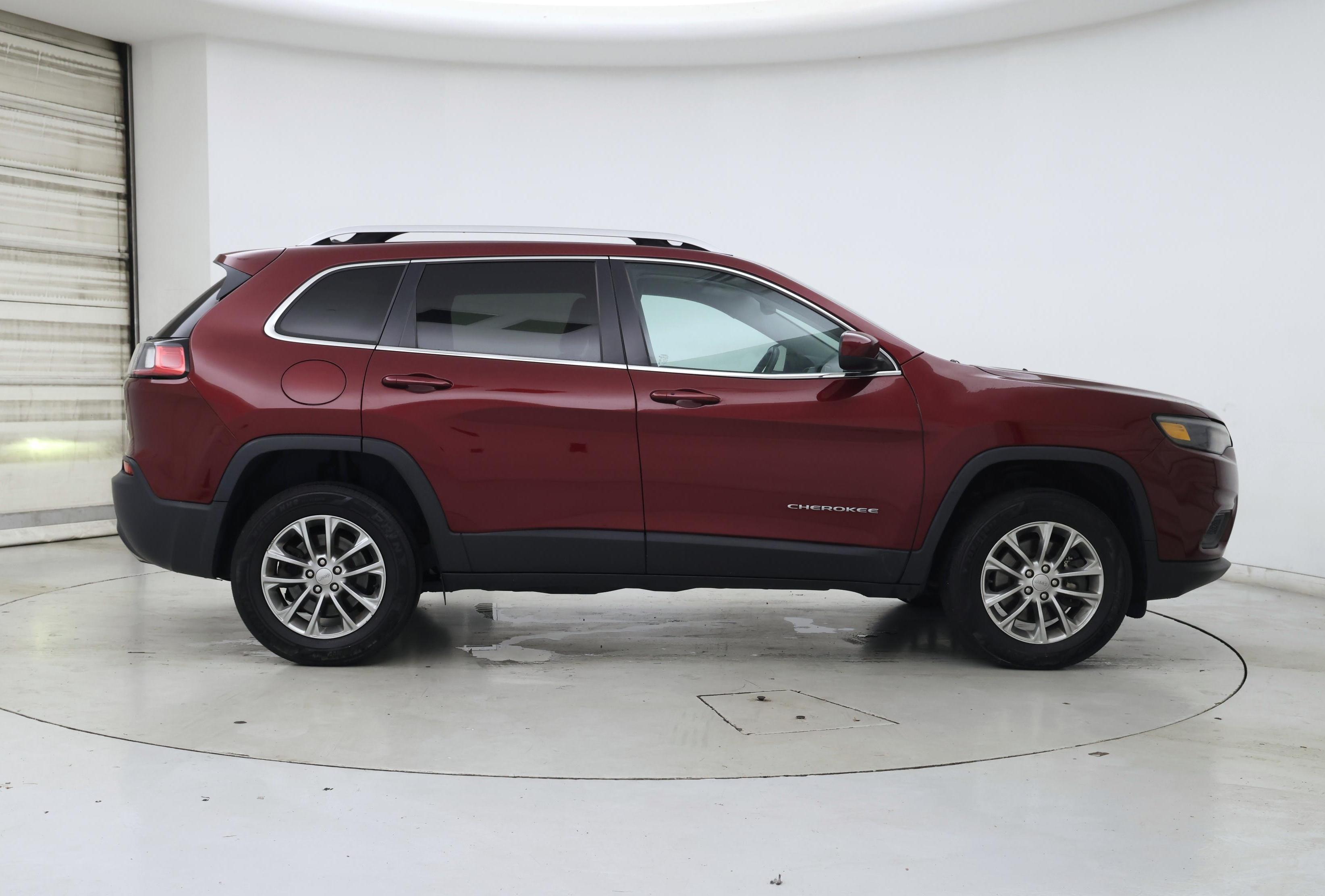 Thumbnail: 2019 Jeep Cherokee - 7