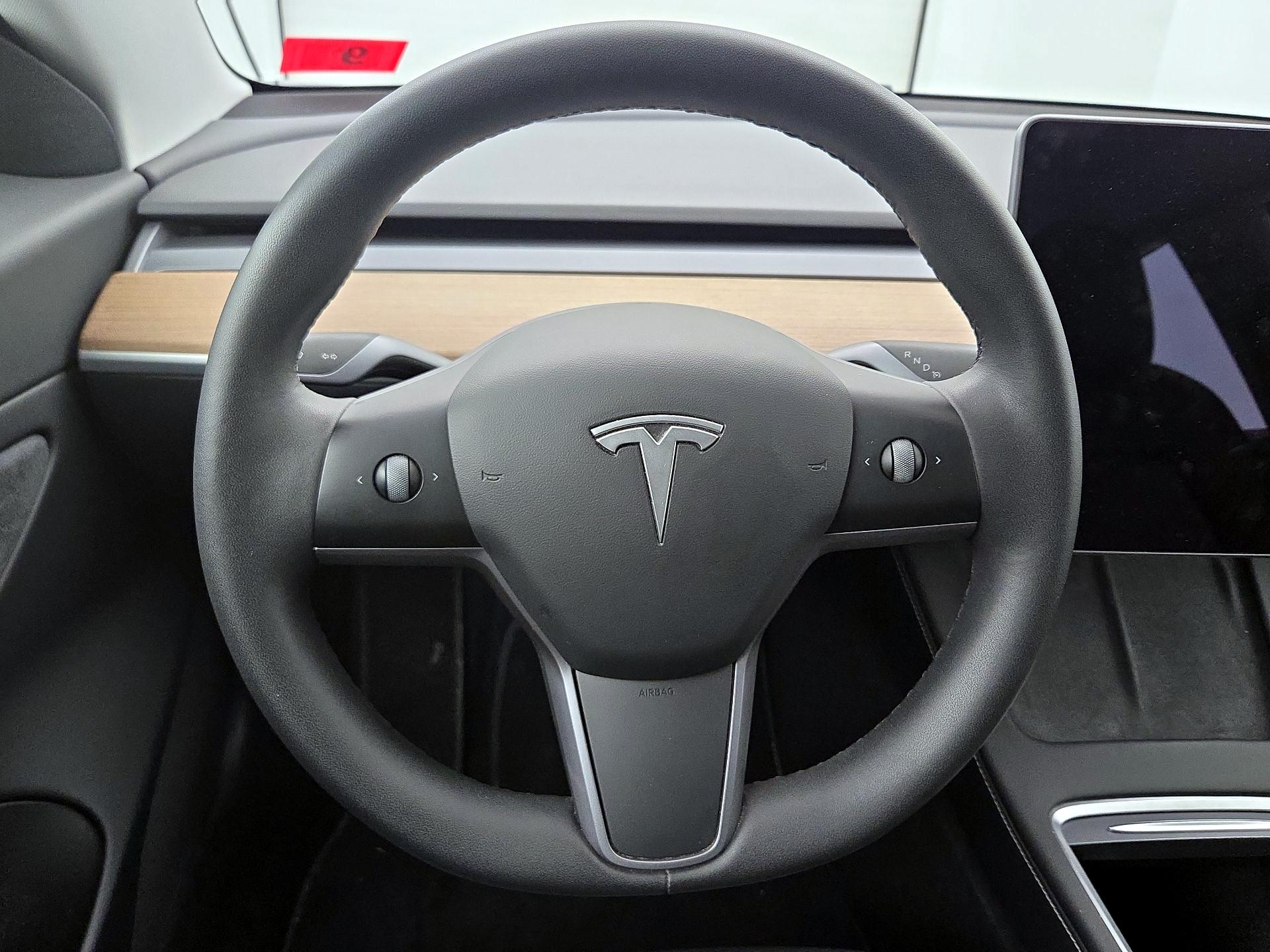 Thumbnail: 2021 Tesla Model 3 - 10