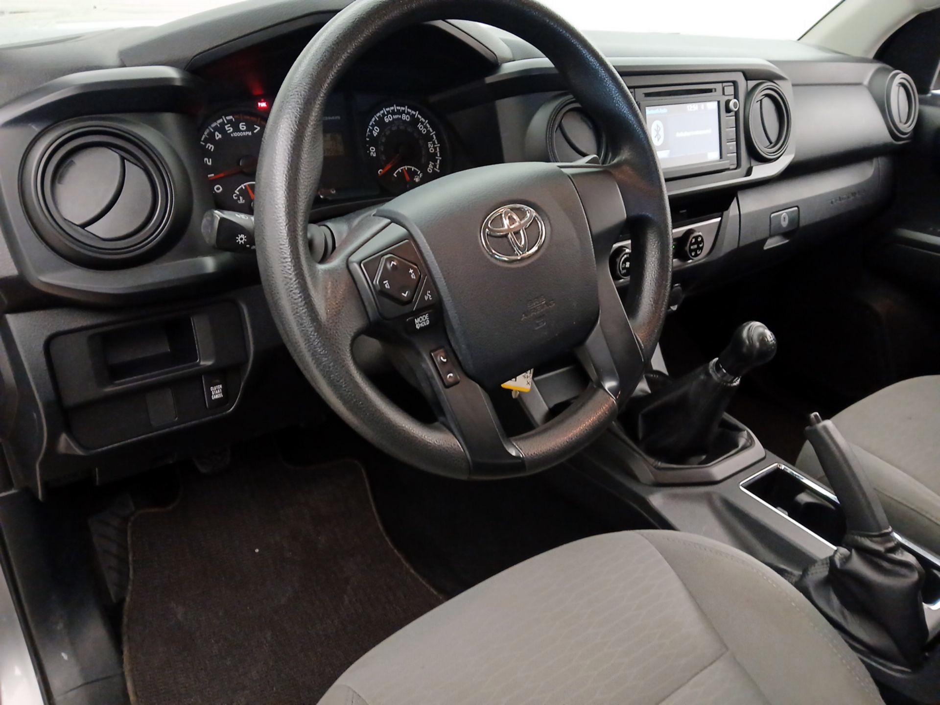 Thumbnail: 2017 Toyota Tacoma - 9