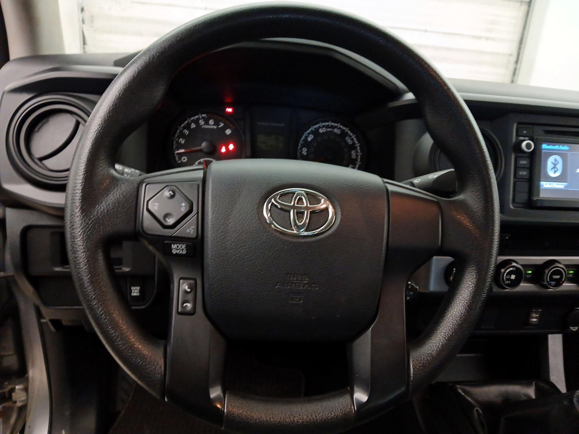 Thumbnail: 2017 Toyota Tacoma - 10