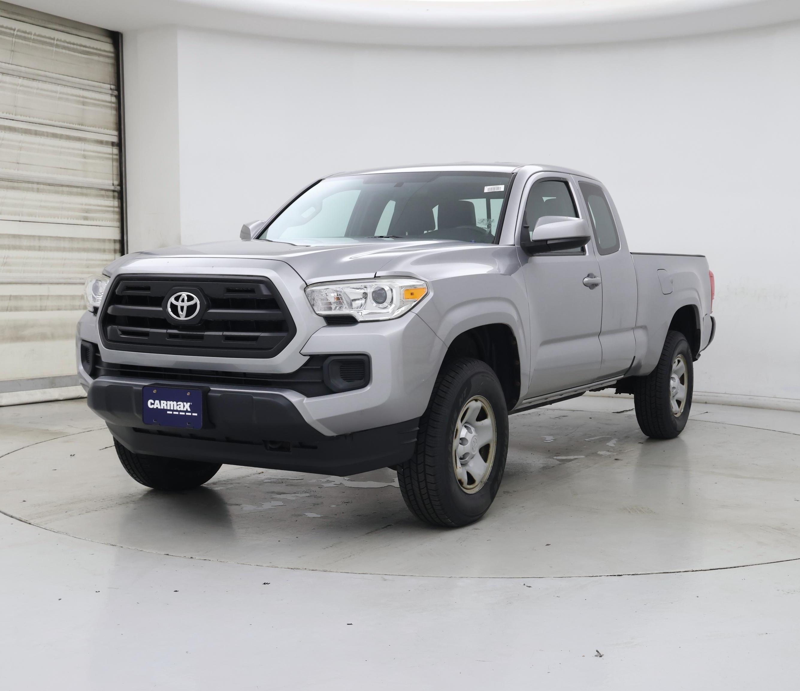Thumbnail: 2017 Toyota Tacoma - 4