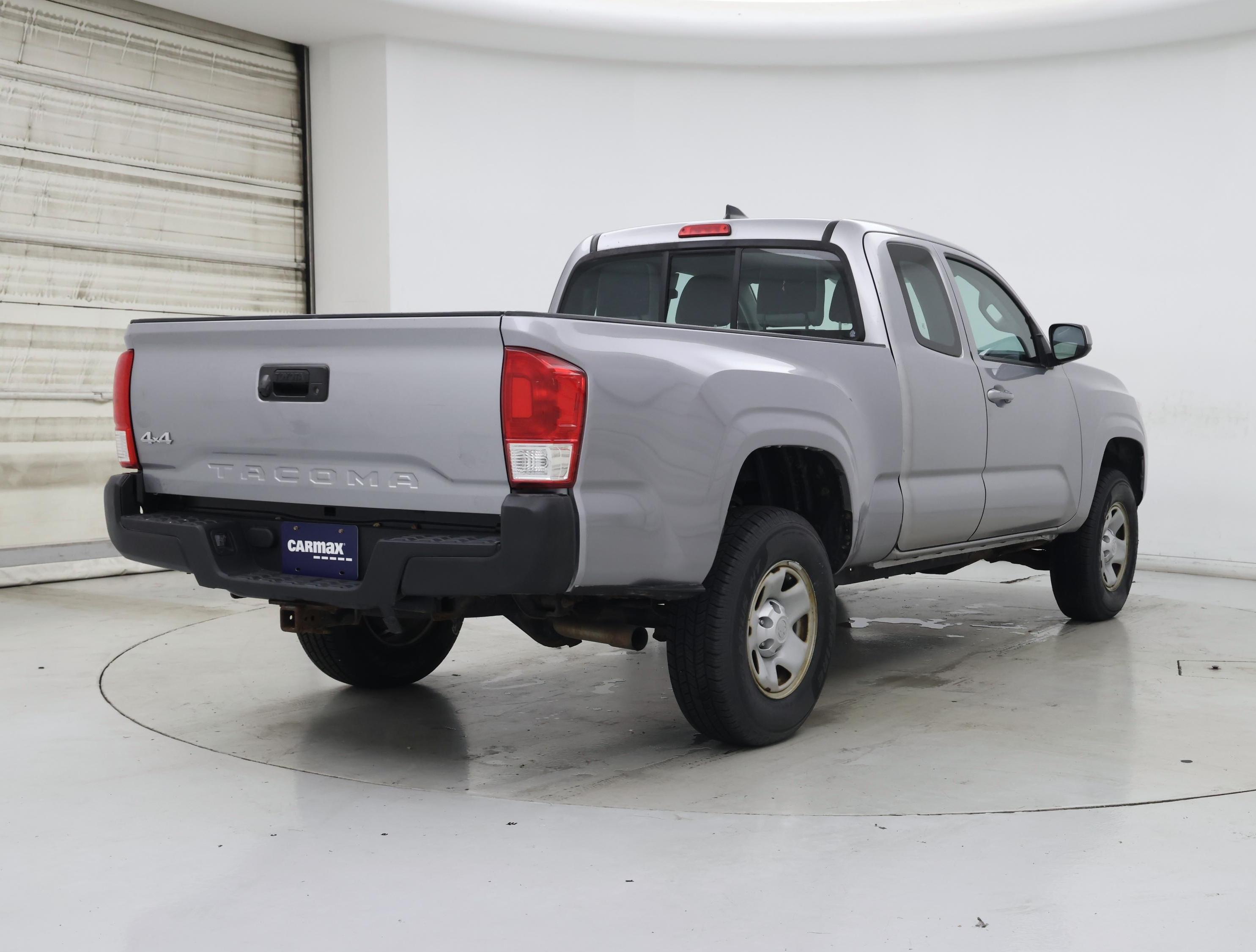 Thumbnail: 2017 Toyota Tacoma - 8