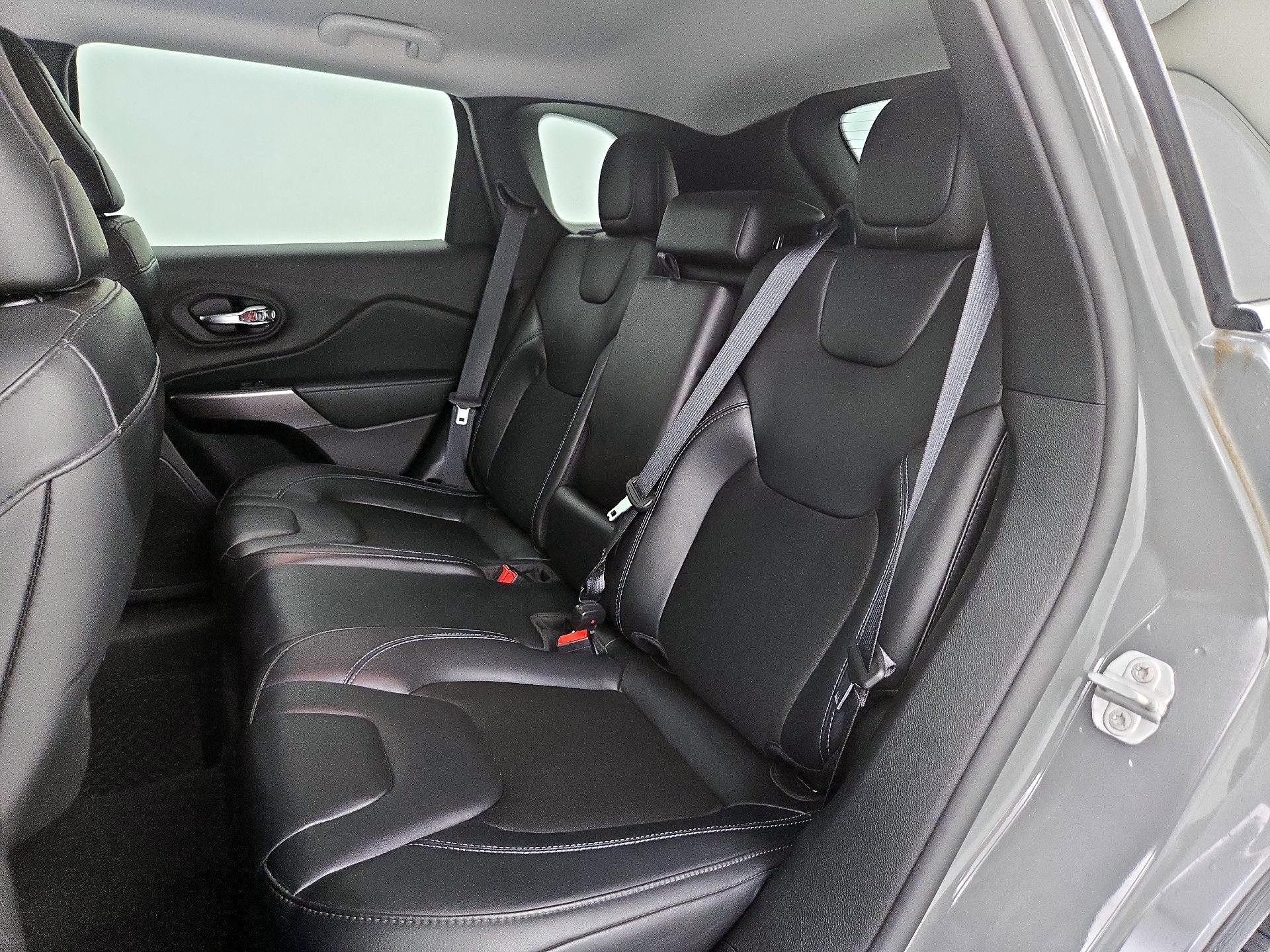 Thumbnail: 2020 Jeep Cherokee - 19