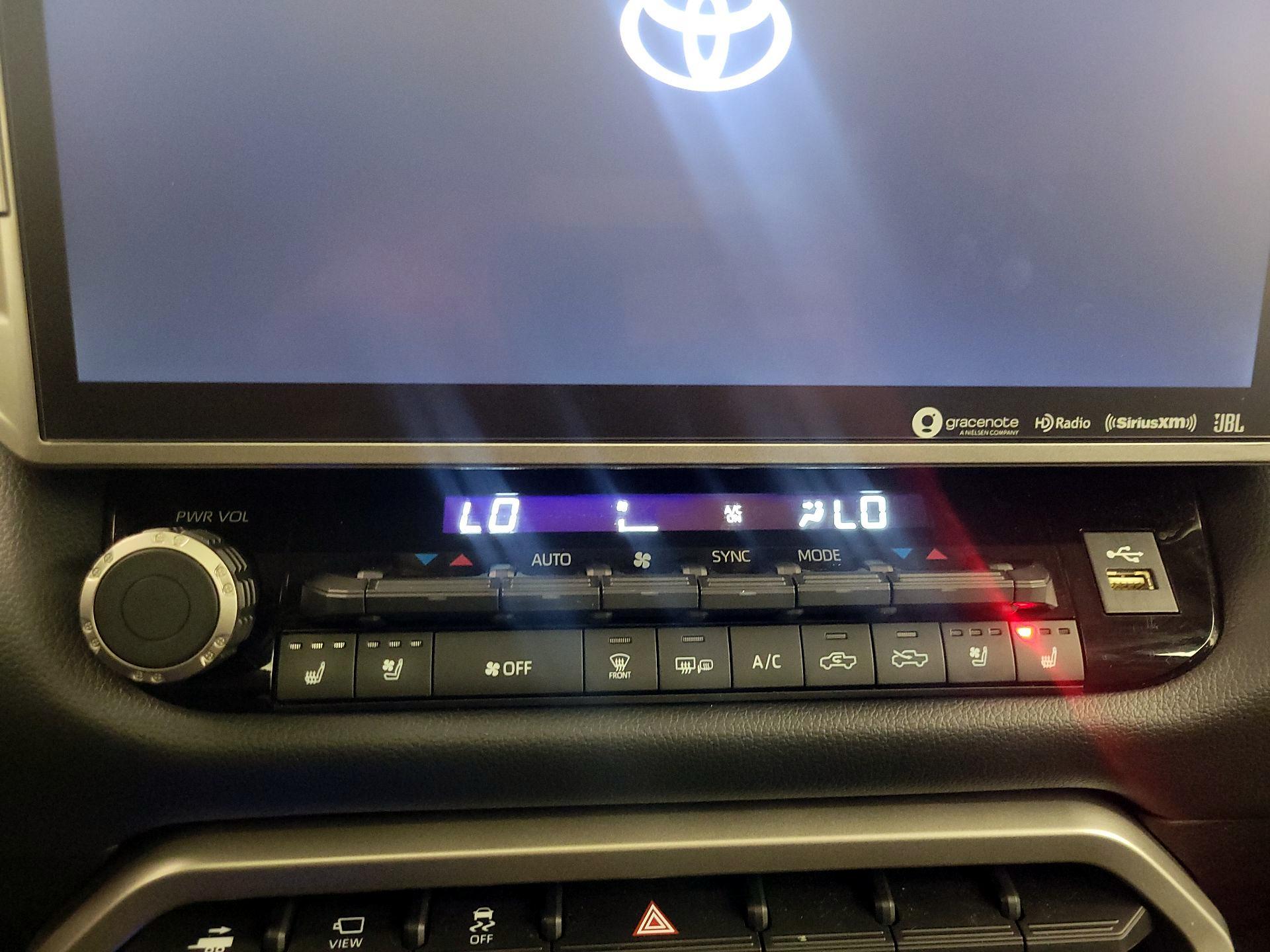 Thumbnail: 2022 Toyota Tundra - 16