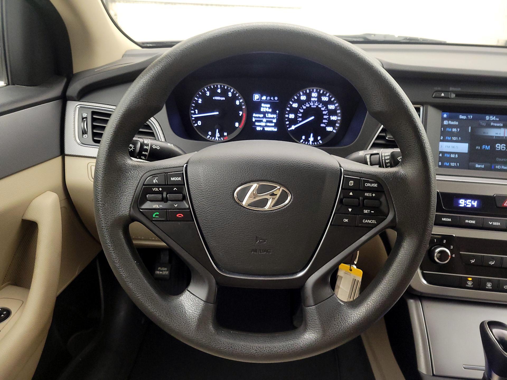 Thumbnail: 2017 Hyundai Sonata - 10
