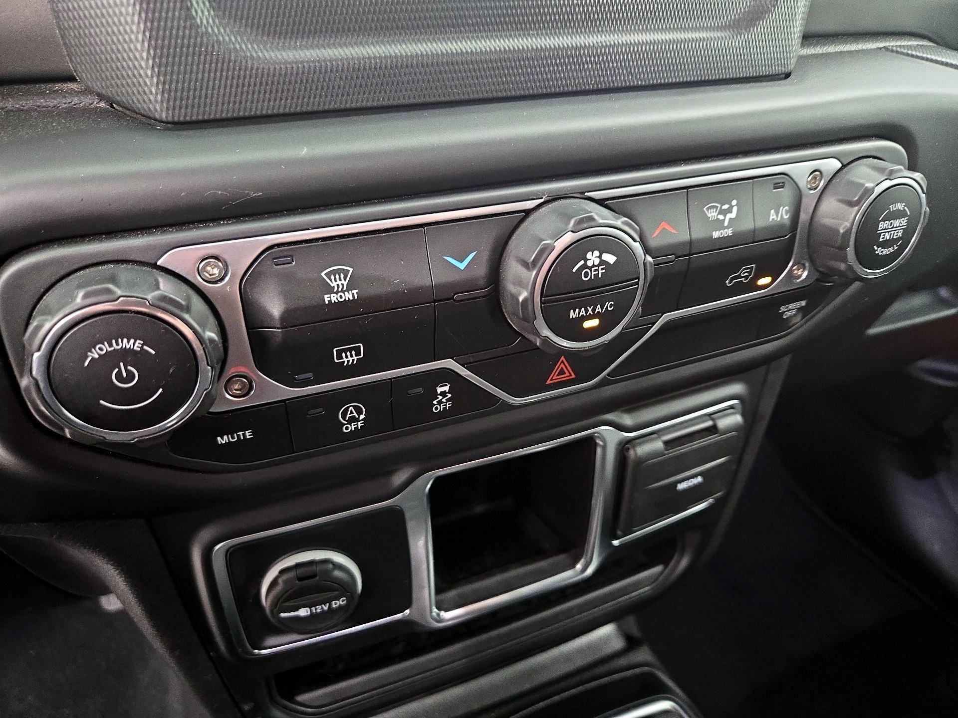 Thumbnail: 2022 Jeep Wrangler - 16