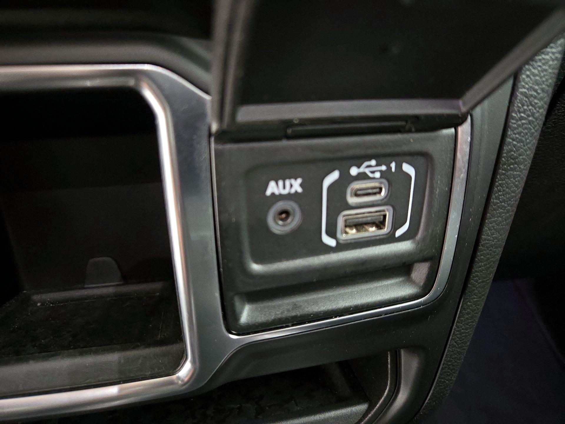 Thumbnail: 2022 Jeep Wrangler - 18