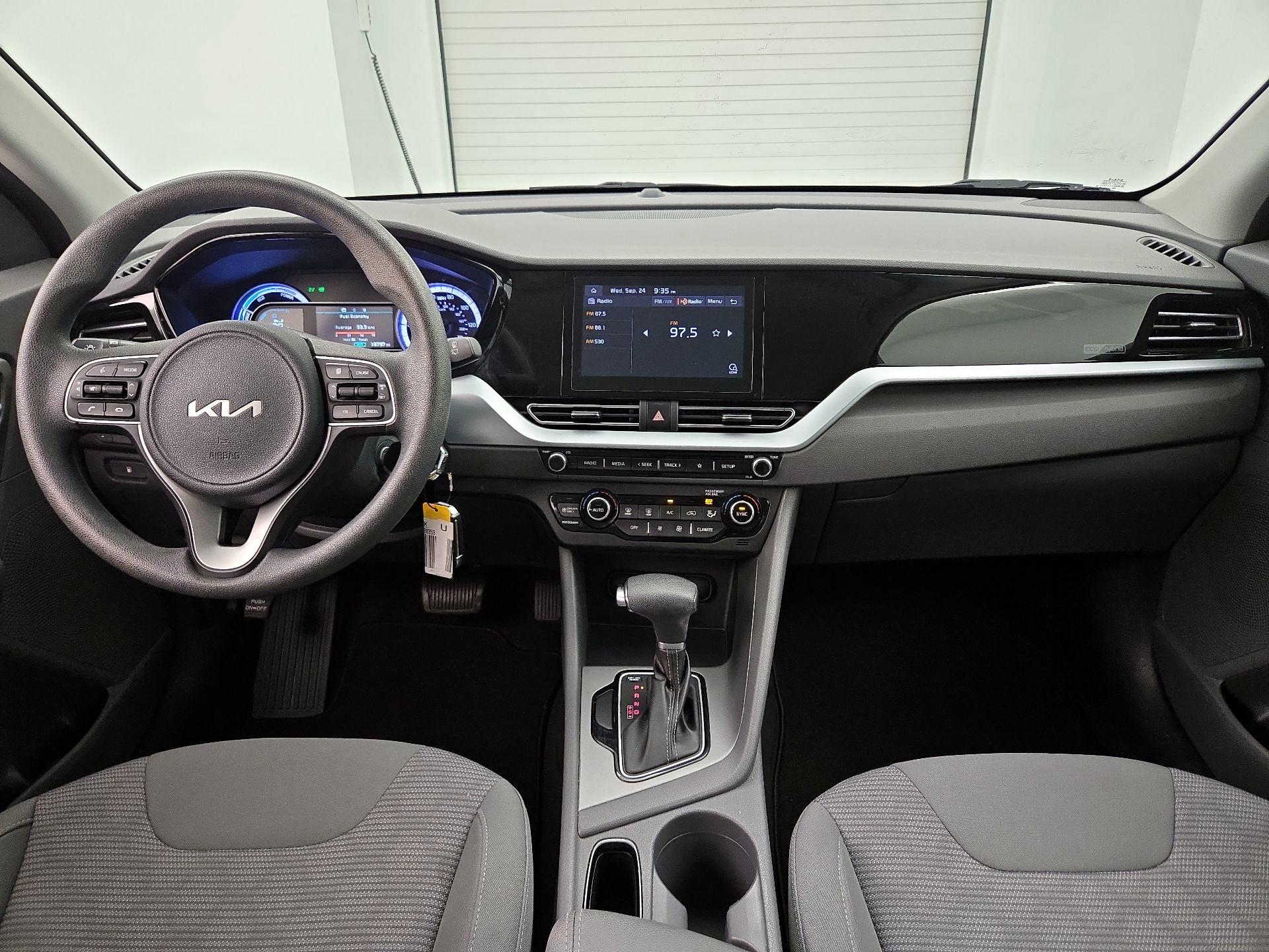 Thumbnail: 2022 Kia Niro - 9