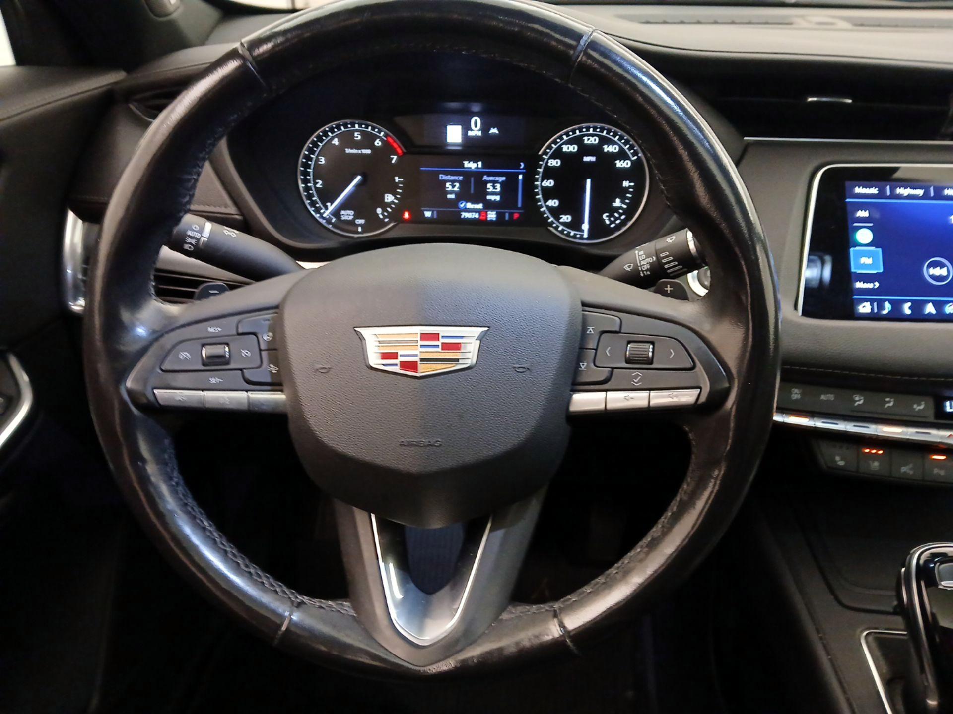 Thumbnail: 2020 Cadillac XT4 - 10