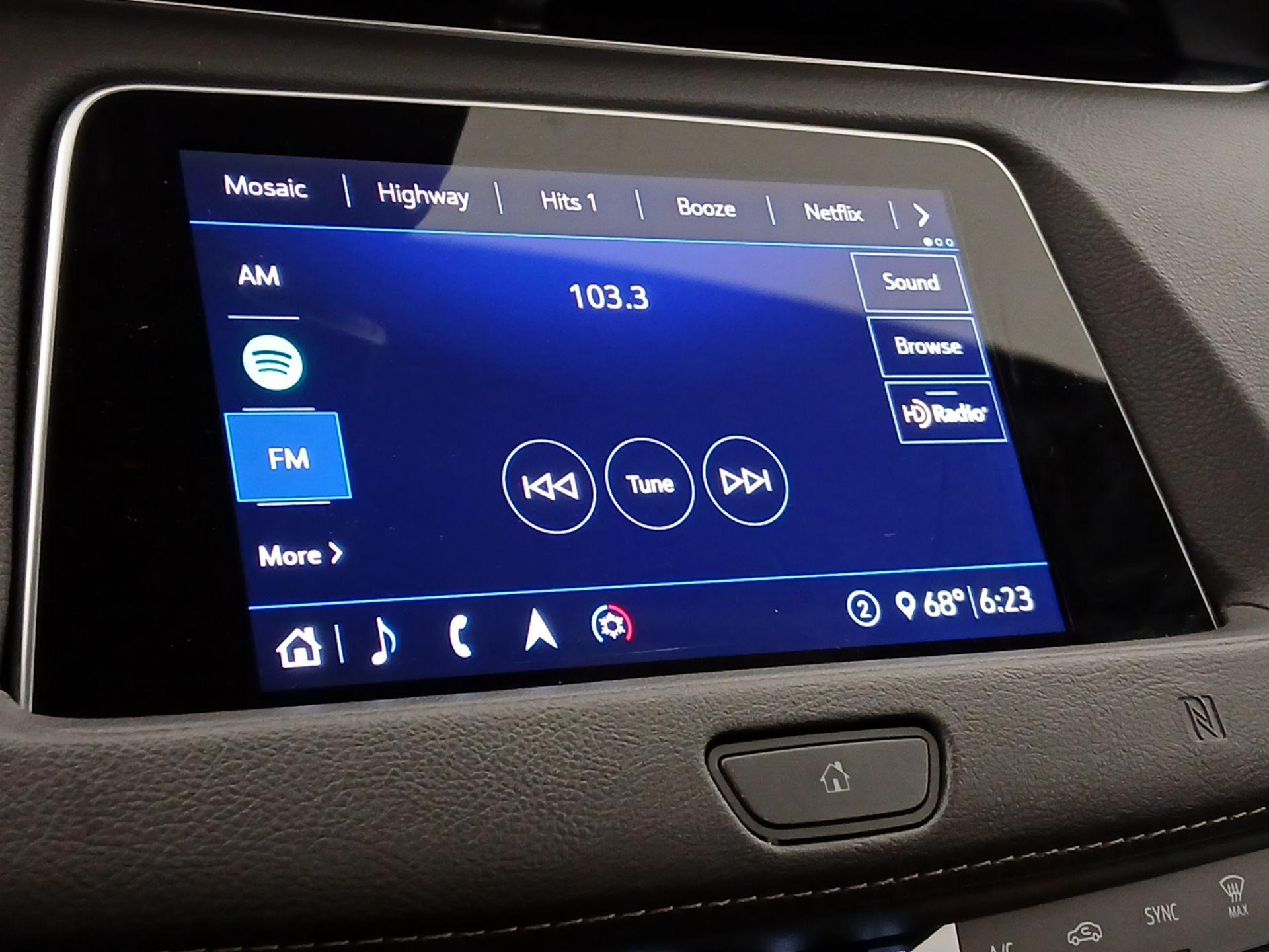 Thumbnail: 2020 Cadillac XT4 - 15
