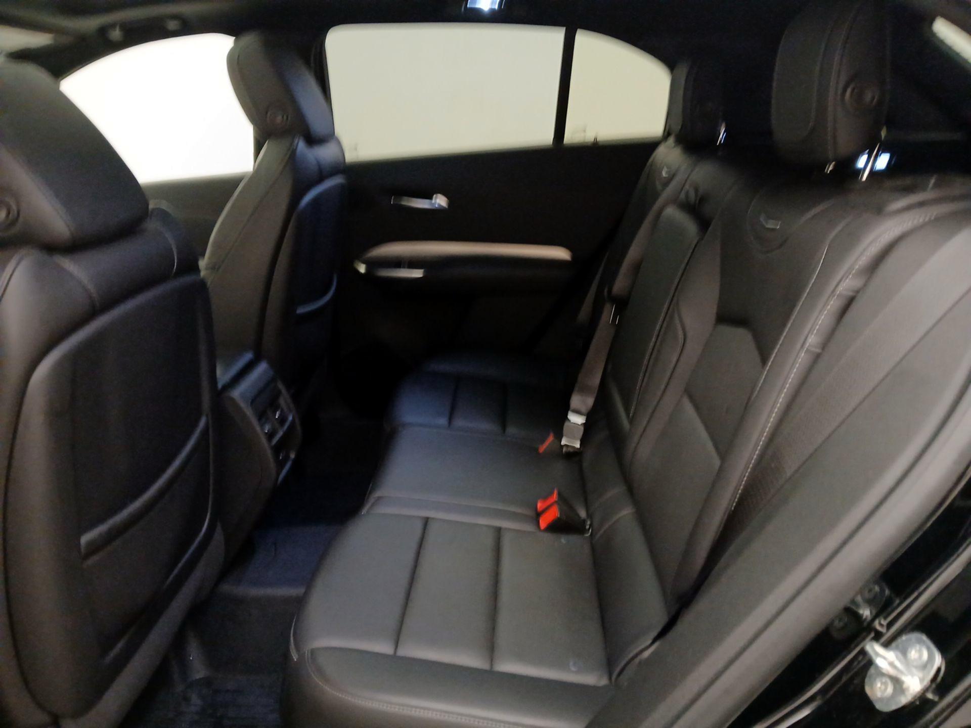 Thumbnail: 2020 Cadillac XT4 - 20