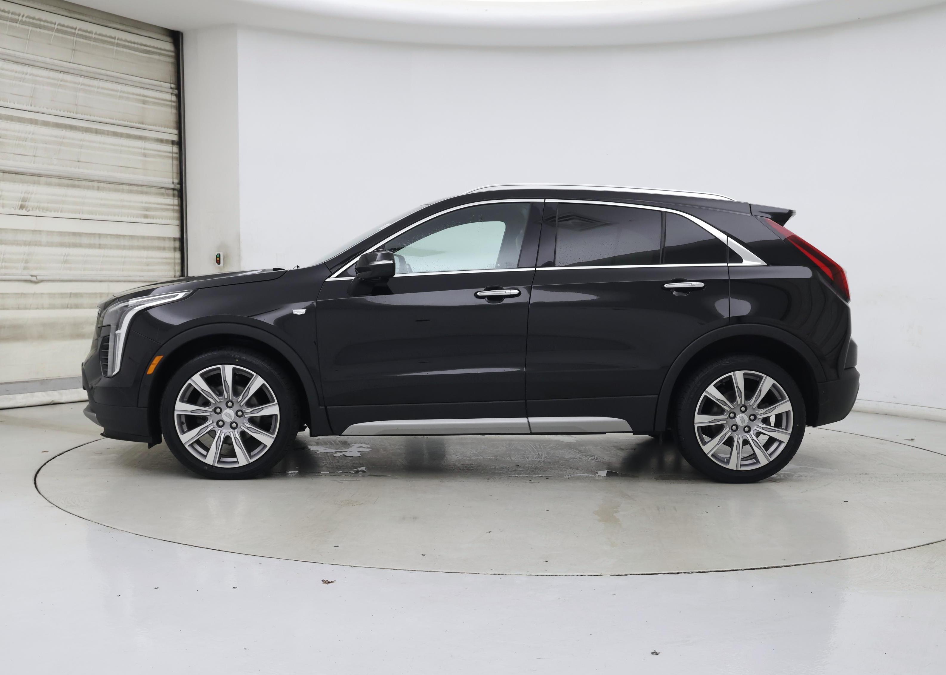 Thumbnail: 2020 Cadillac XT4 - 3
