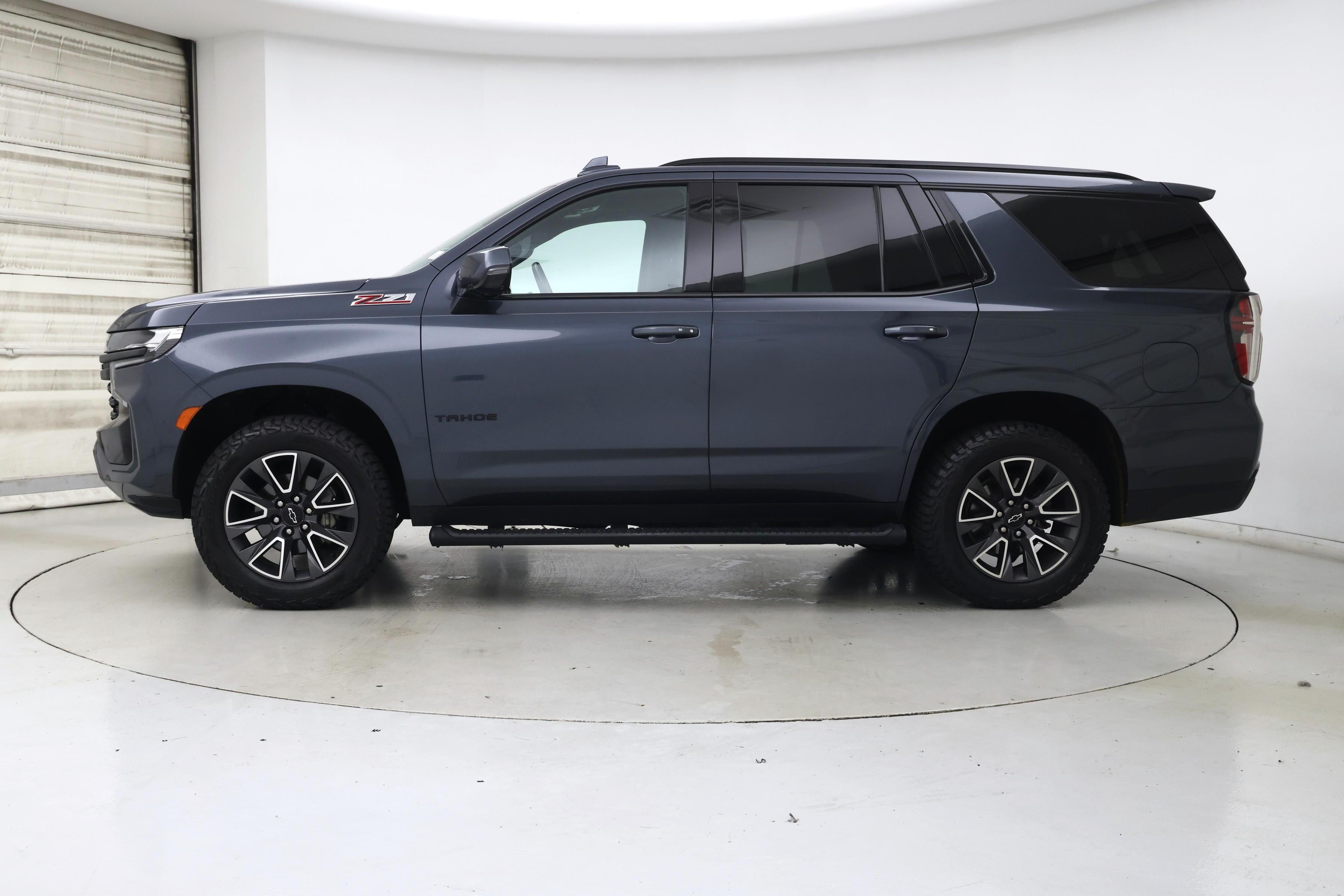 Thumbnail: 2021 Chevrolet Tahoe - 3