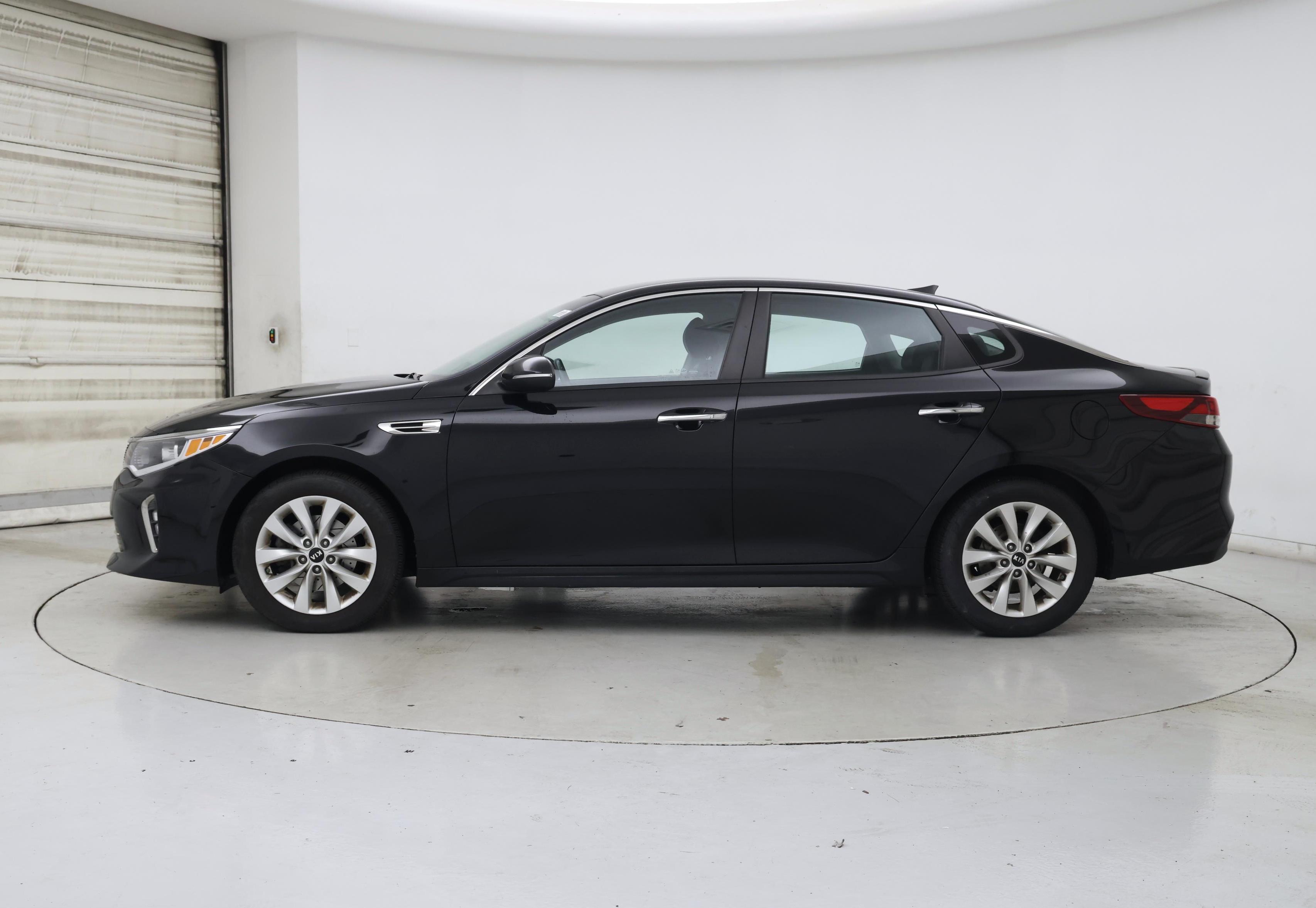 Thumbnail: 2018 Kia Optima - 3