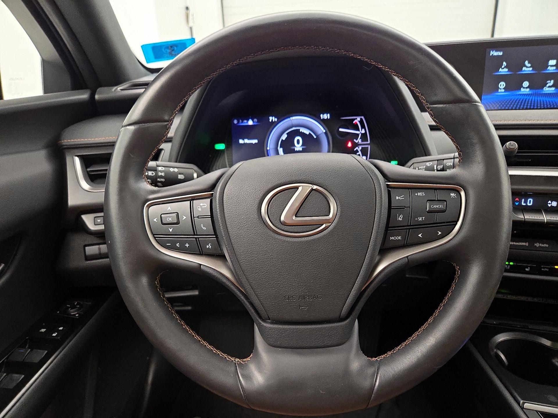 Thumbnail: 2022 Lexus UX - 10