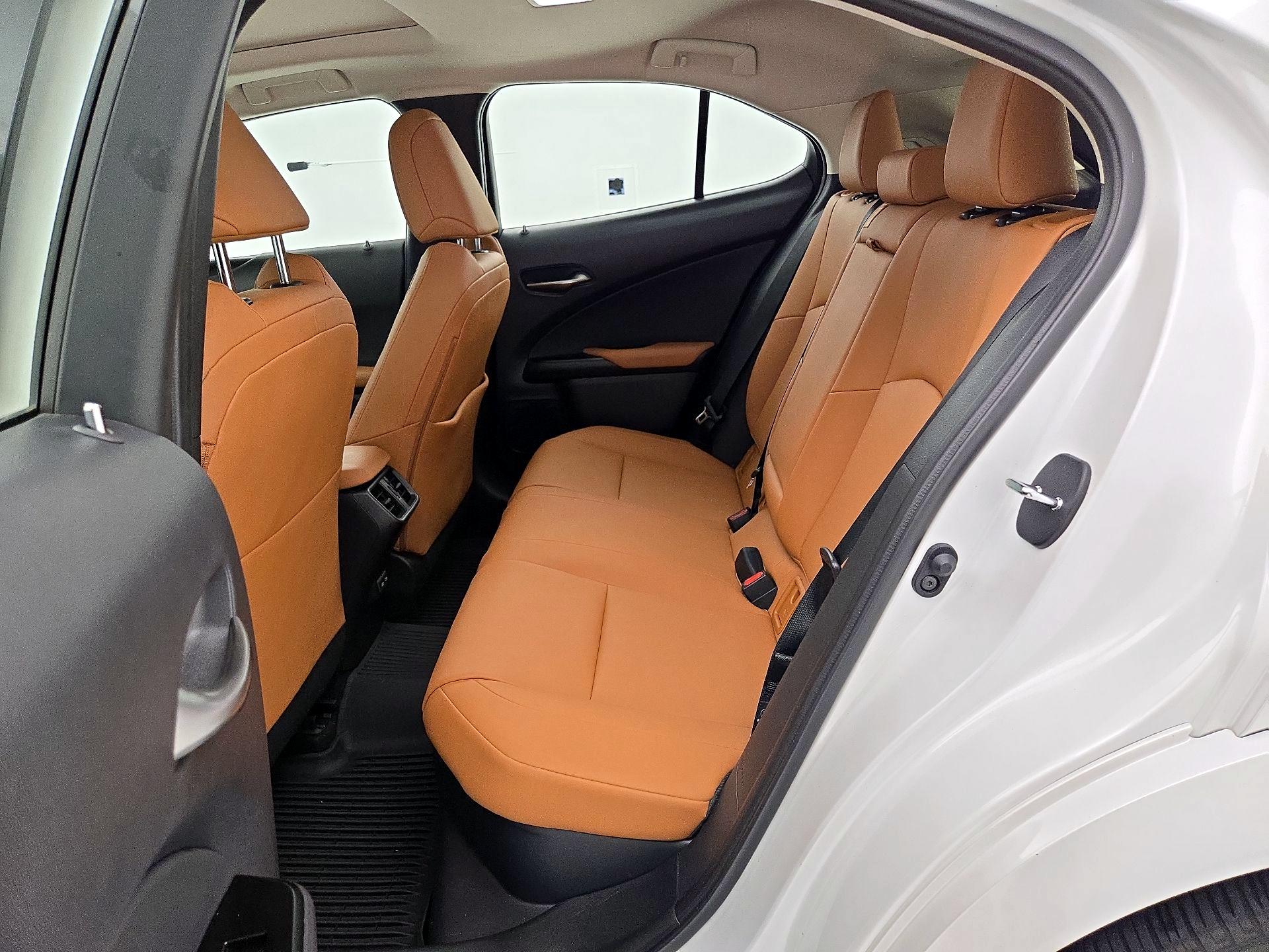 Thumbnail: 2022 Lexus UX - 20