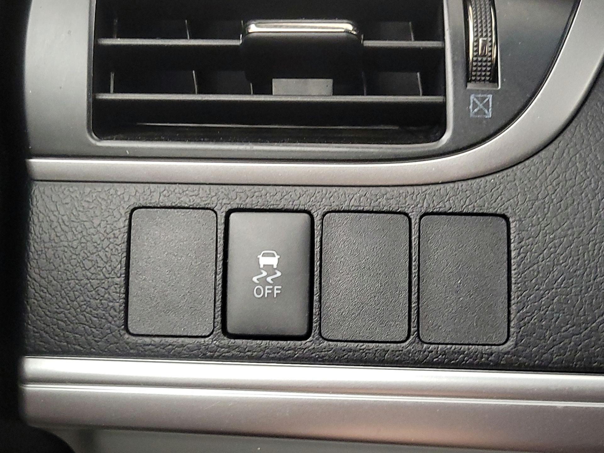 Thumbnail: 2014 Toyota Camry - 13