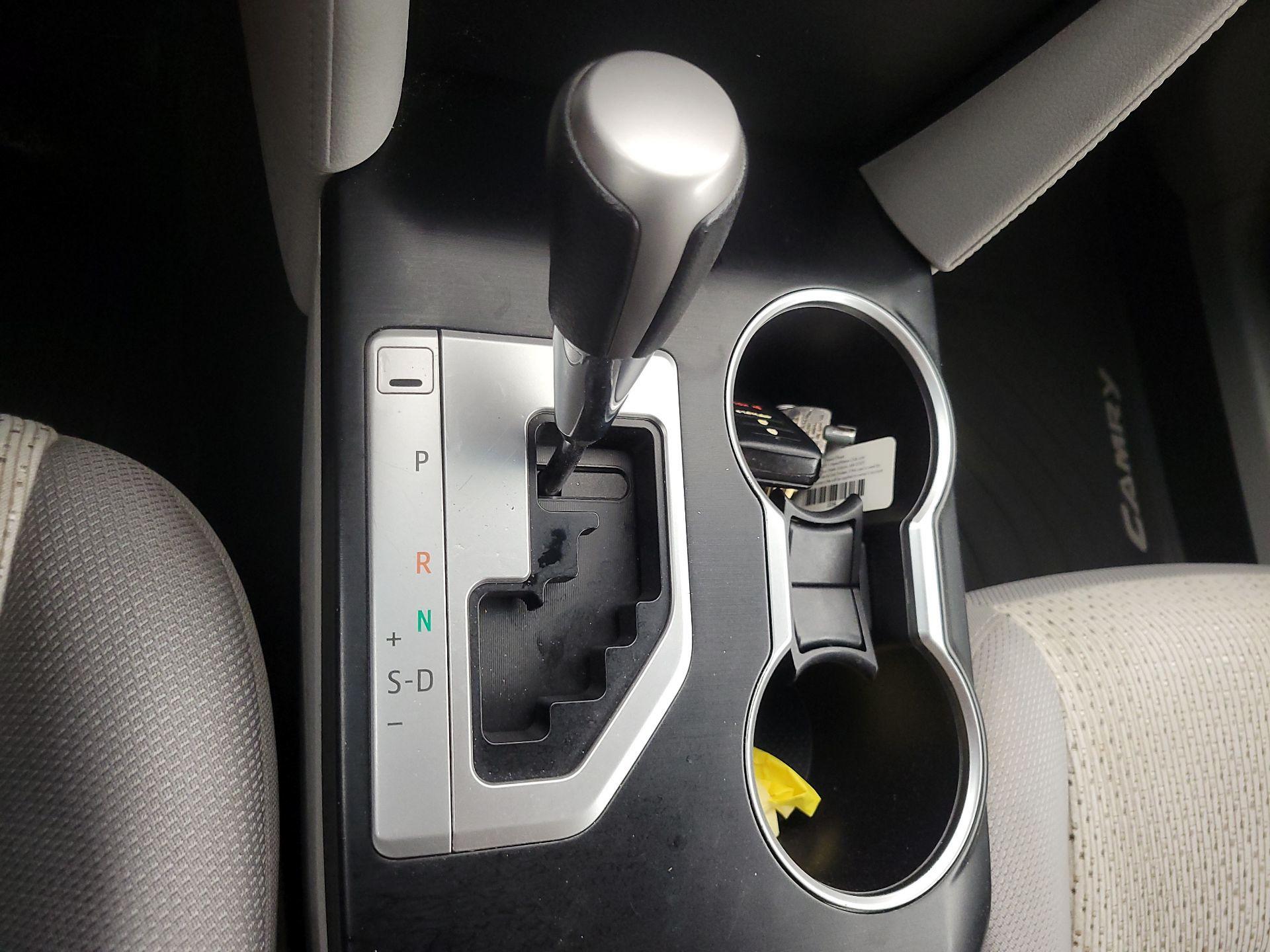 Thumbnail: 2014 Toyota Camry - 17