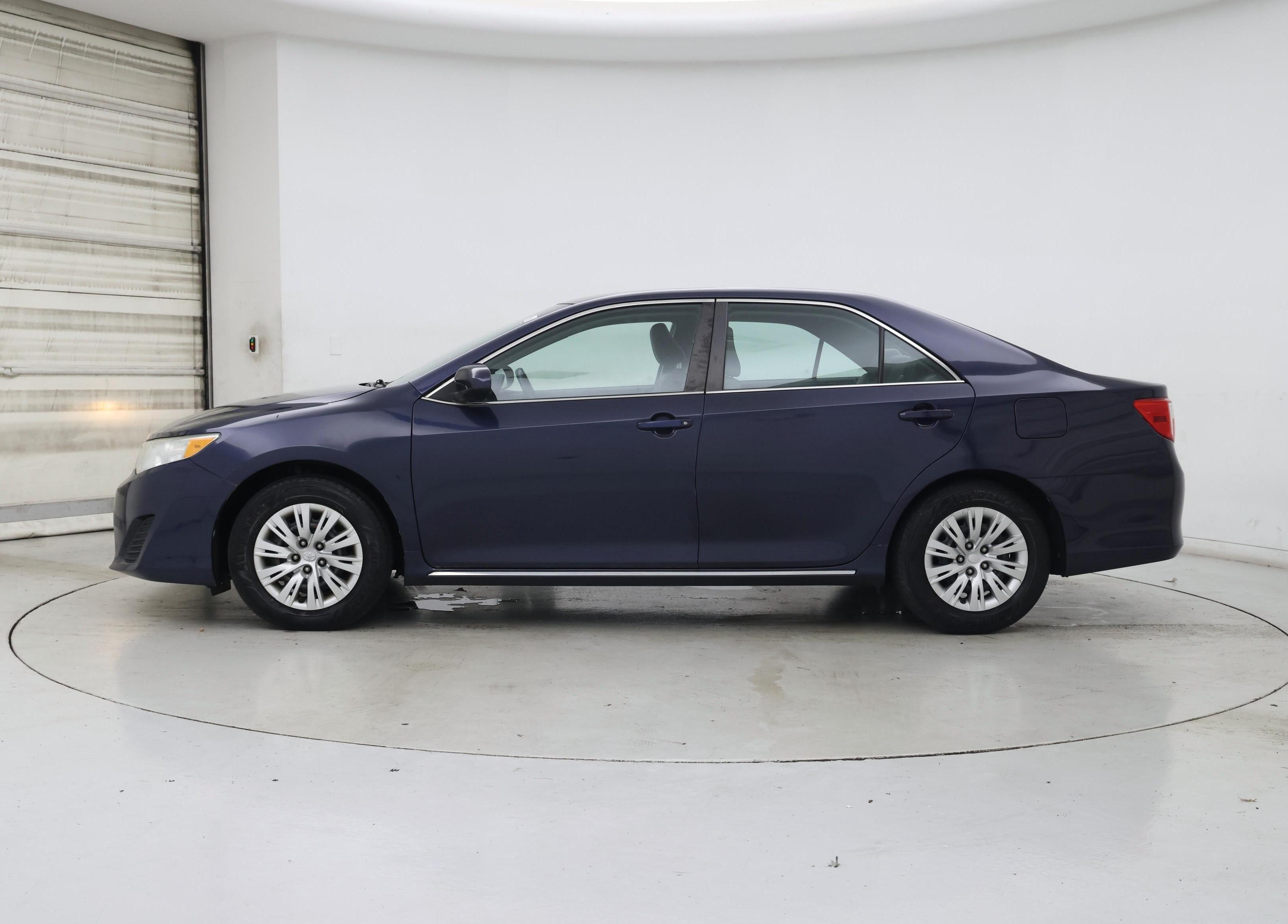 Thumbnail: 2014 Toyota Camry - 3