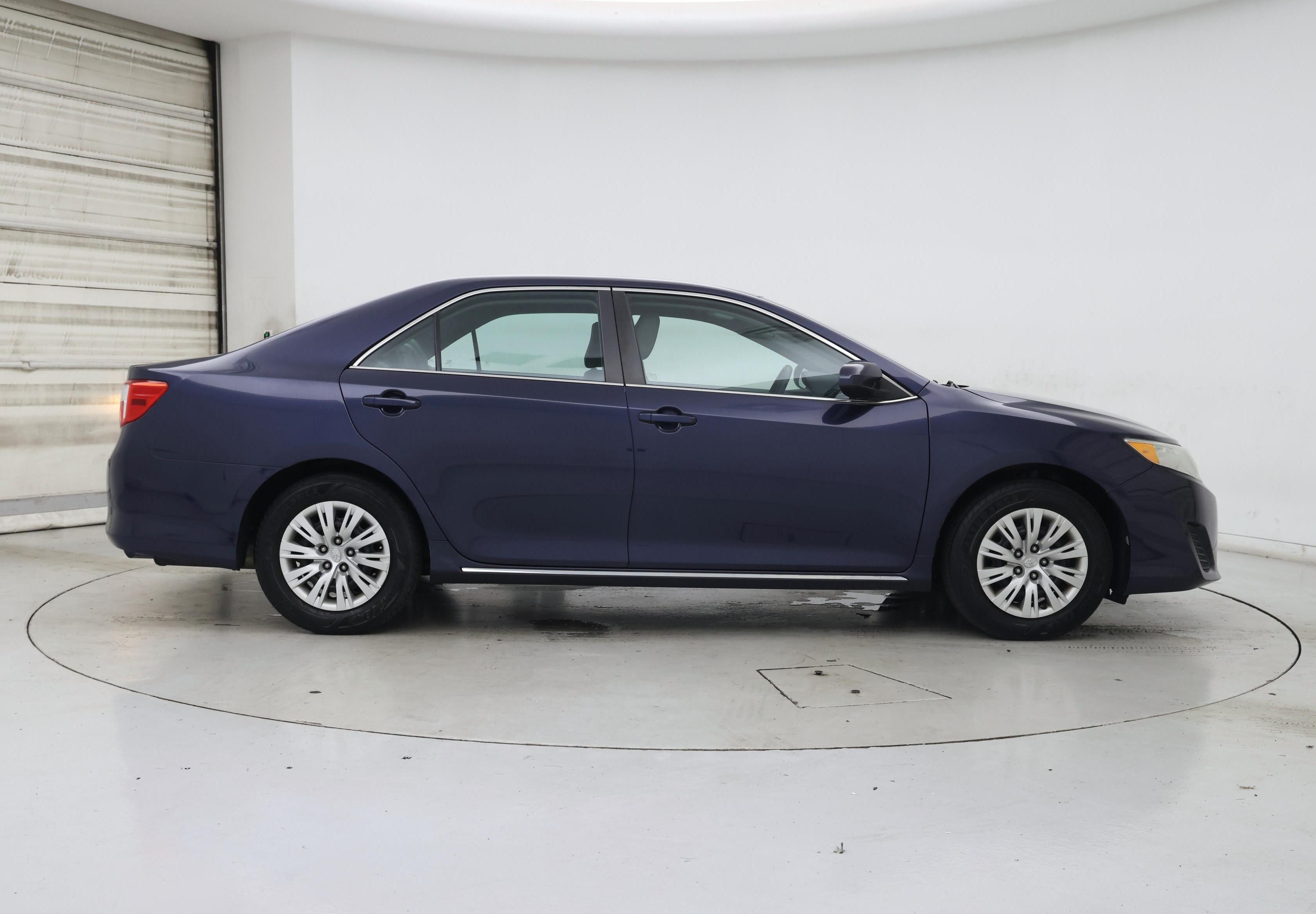 Thumbnail: 2014 Toyota Camry - 7
