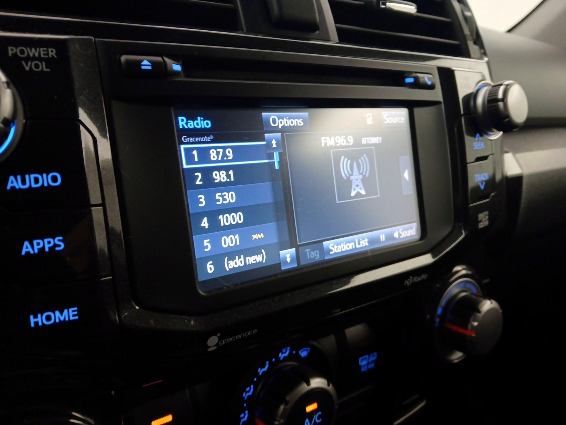 Thumbnail: 2015 Toyota 4Runner - 15