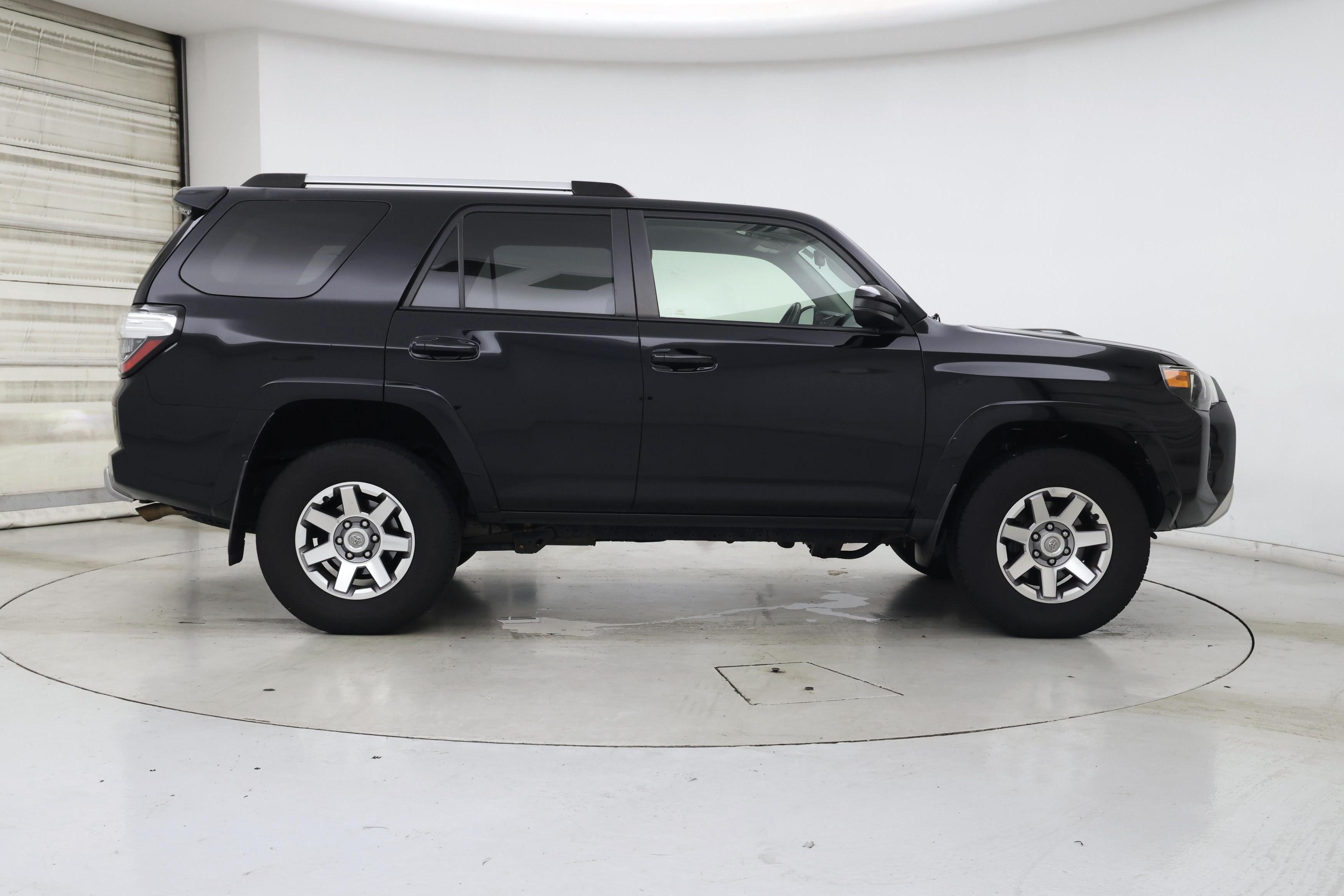 Thumbnail: 2015 Toyota 4Runner - 7