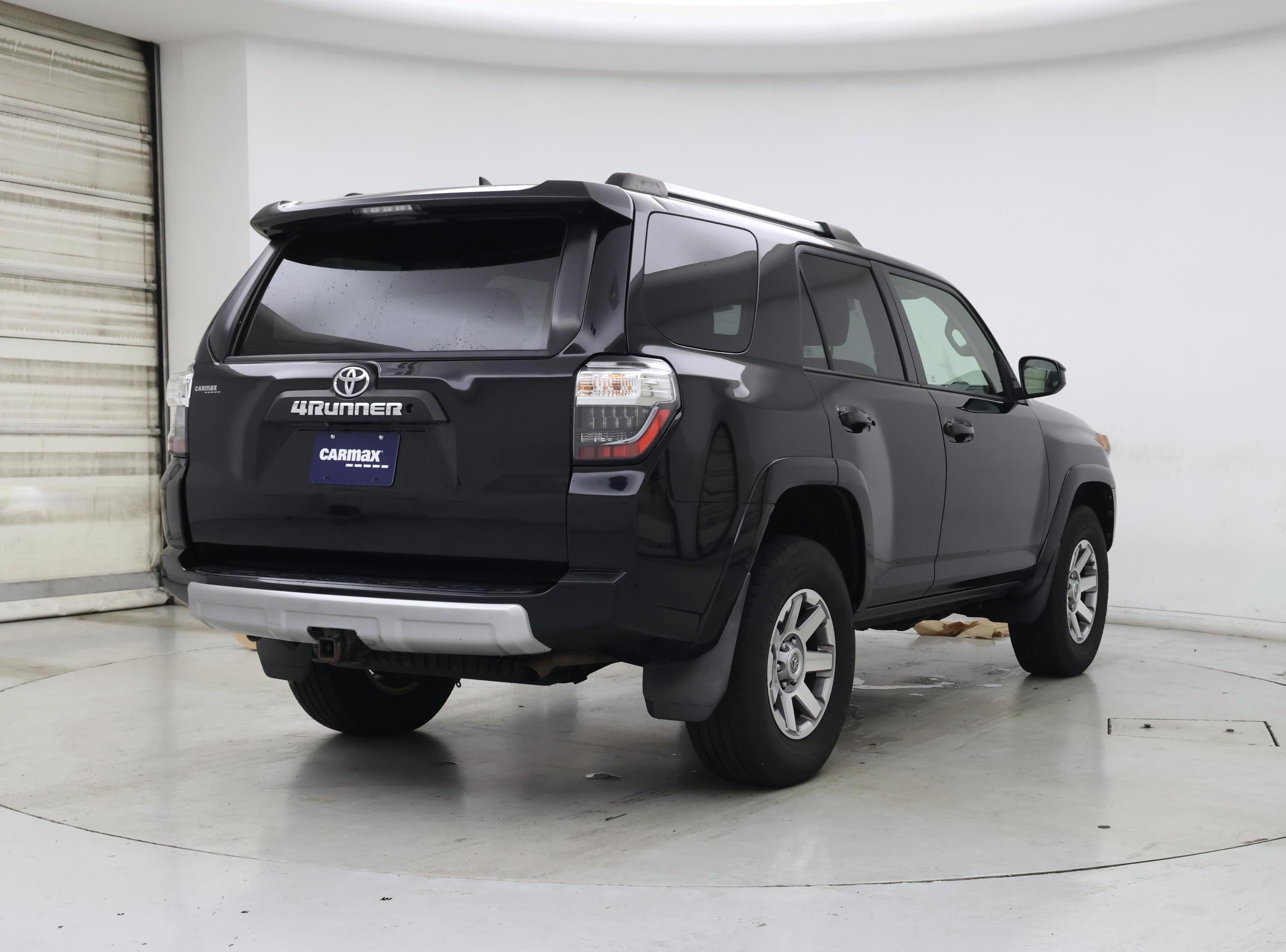 Thumbnail: 2015 Toyota 4Runner - 8