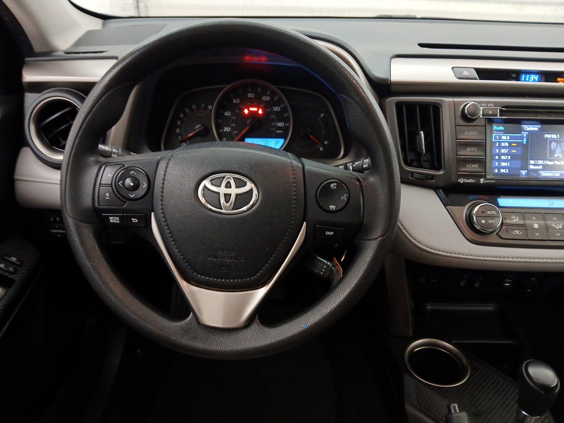 Thumbnail: 2014 Toyota RAV4 - 10