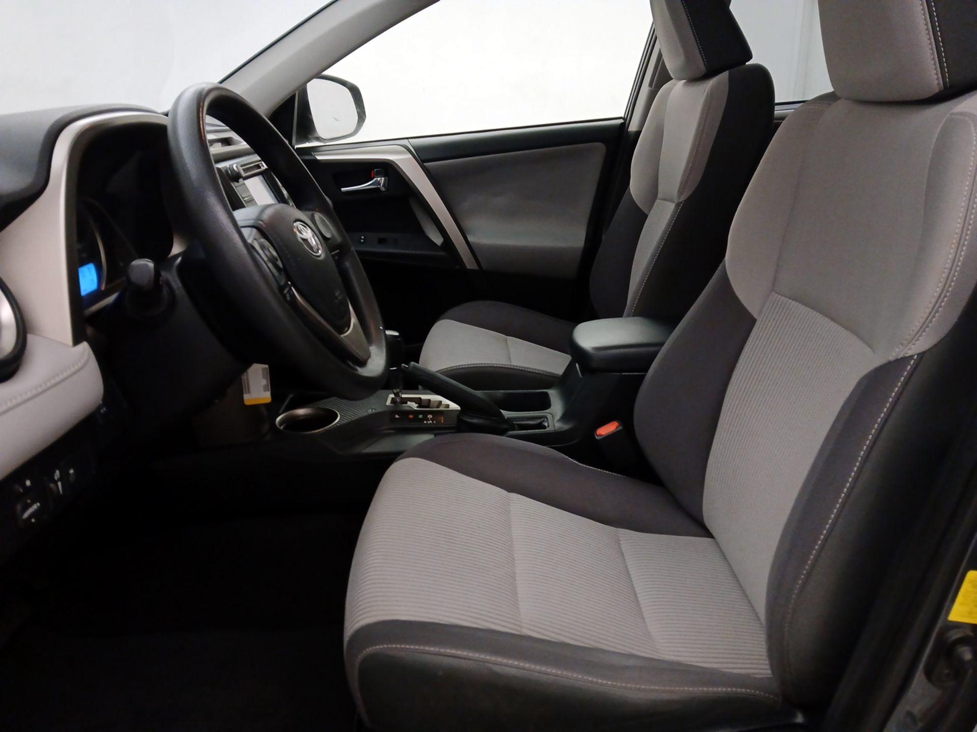 Thumbnail: 2014 Toyota RAV4 - 11