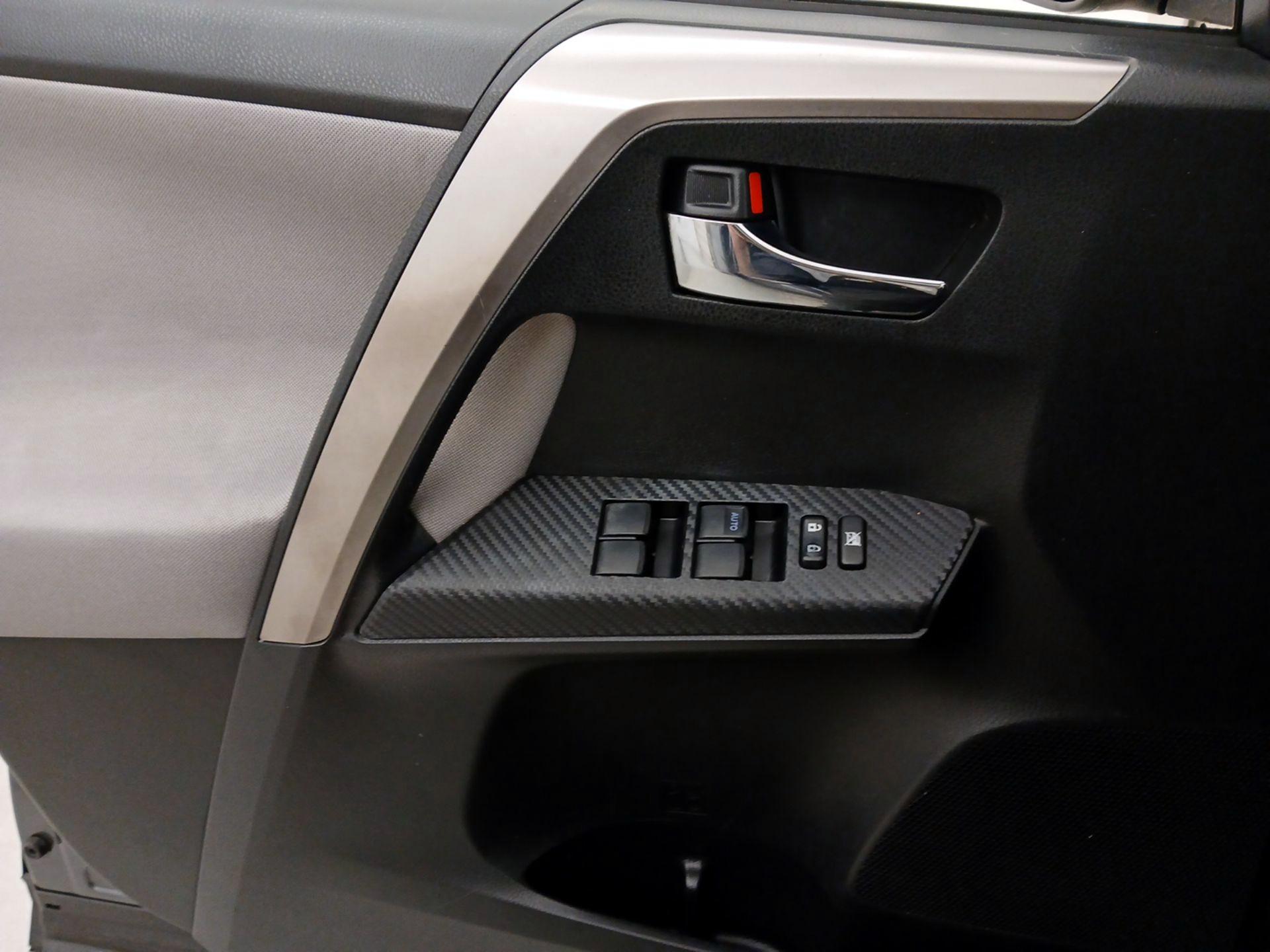 Thumbnail: 2014 Toyota RAV4 - 12