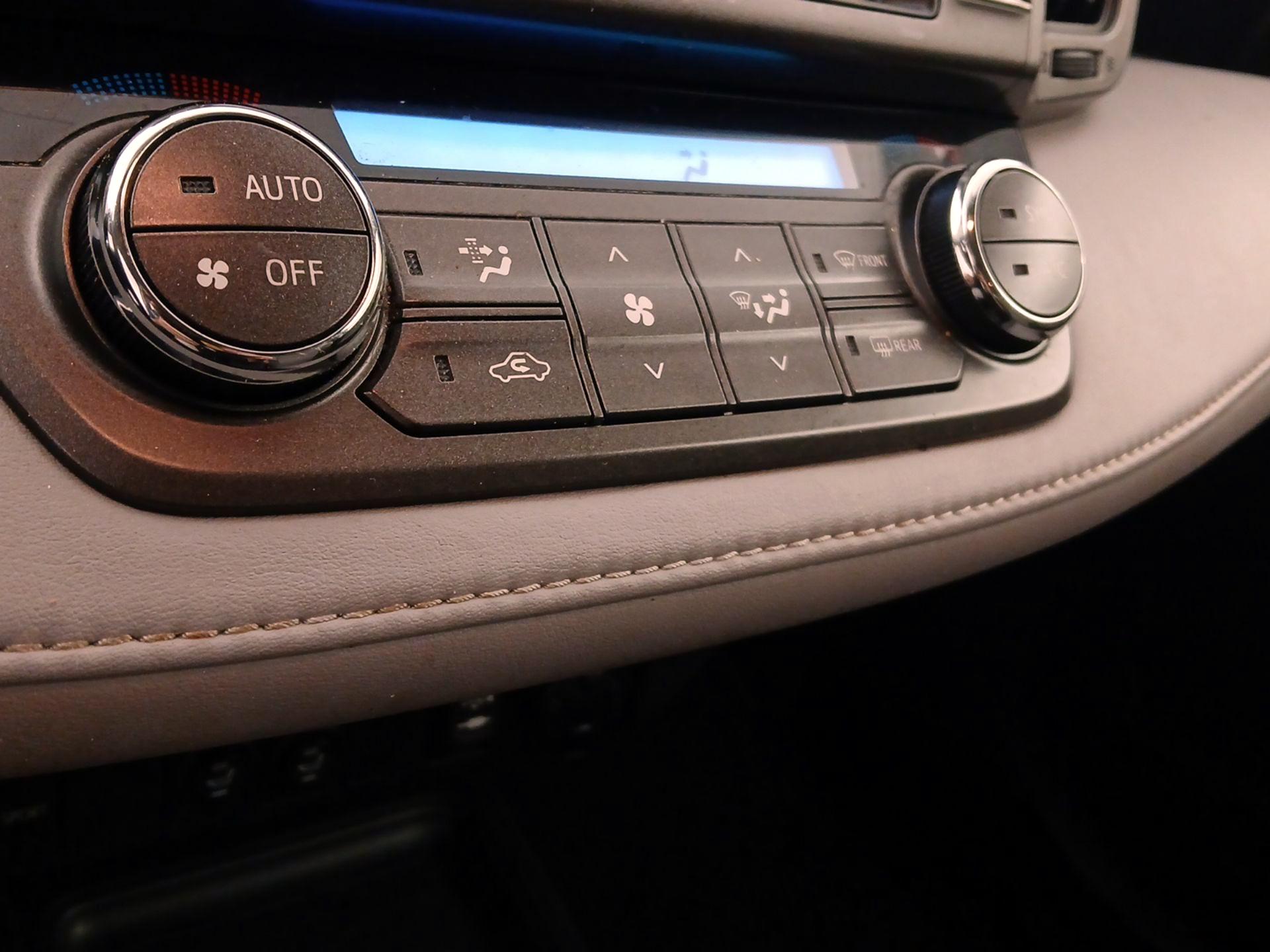Thumbnail: 2014 Toyota RAV4 - 16