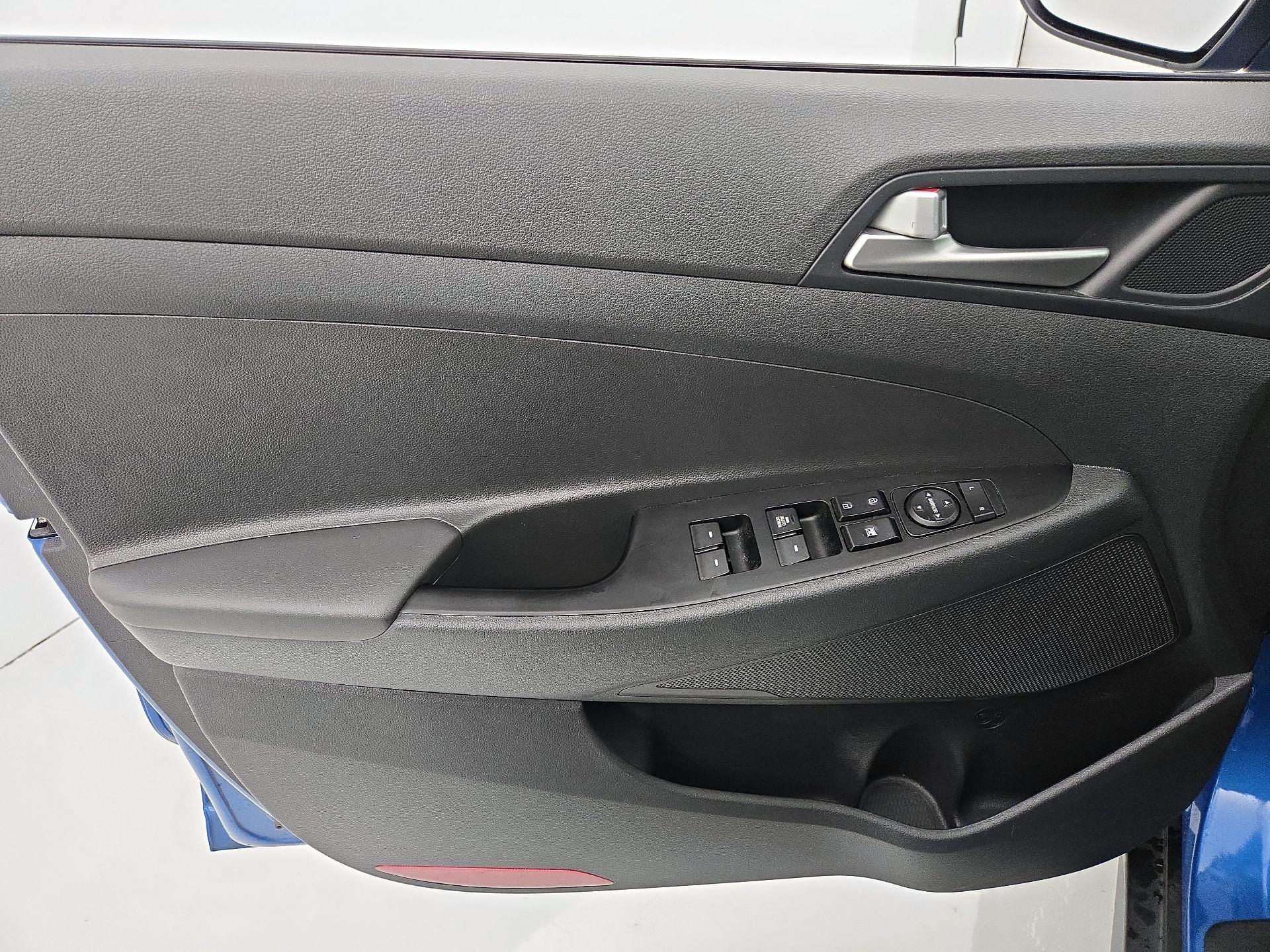 Thumbnail: 2020 Hyundai Tucson - 12