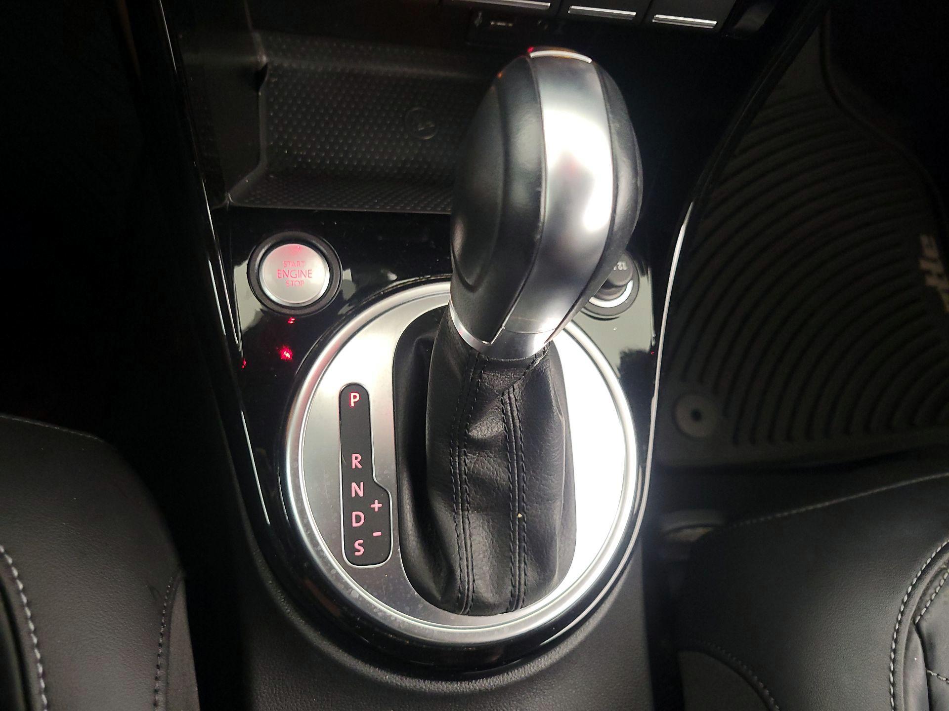 Thumbnail: 2019 Volkswagen Beetle - 18