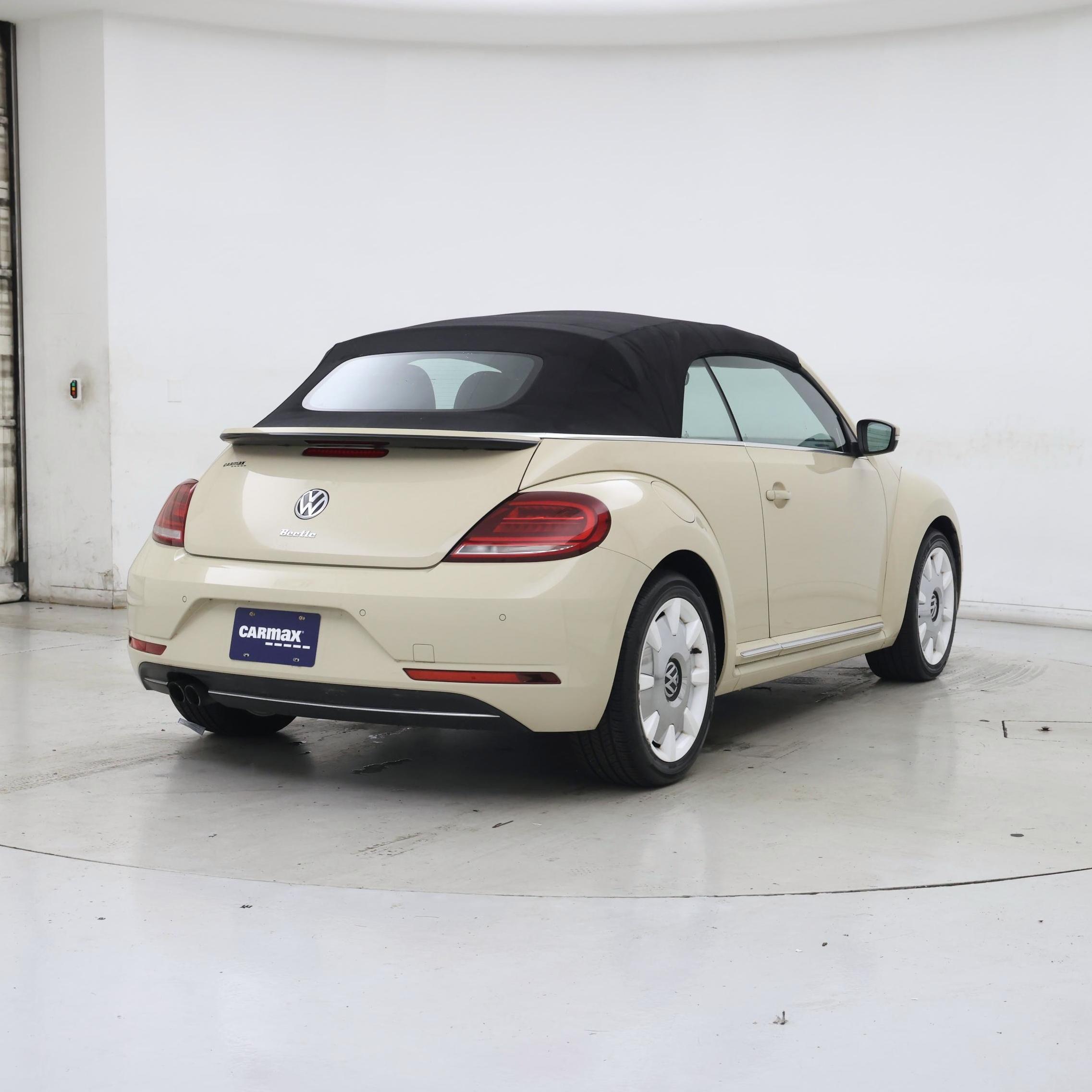 Thumbnail: 2019 Volkswagen Beetle - 8