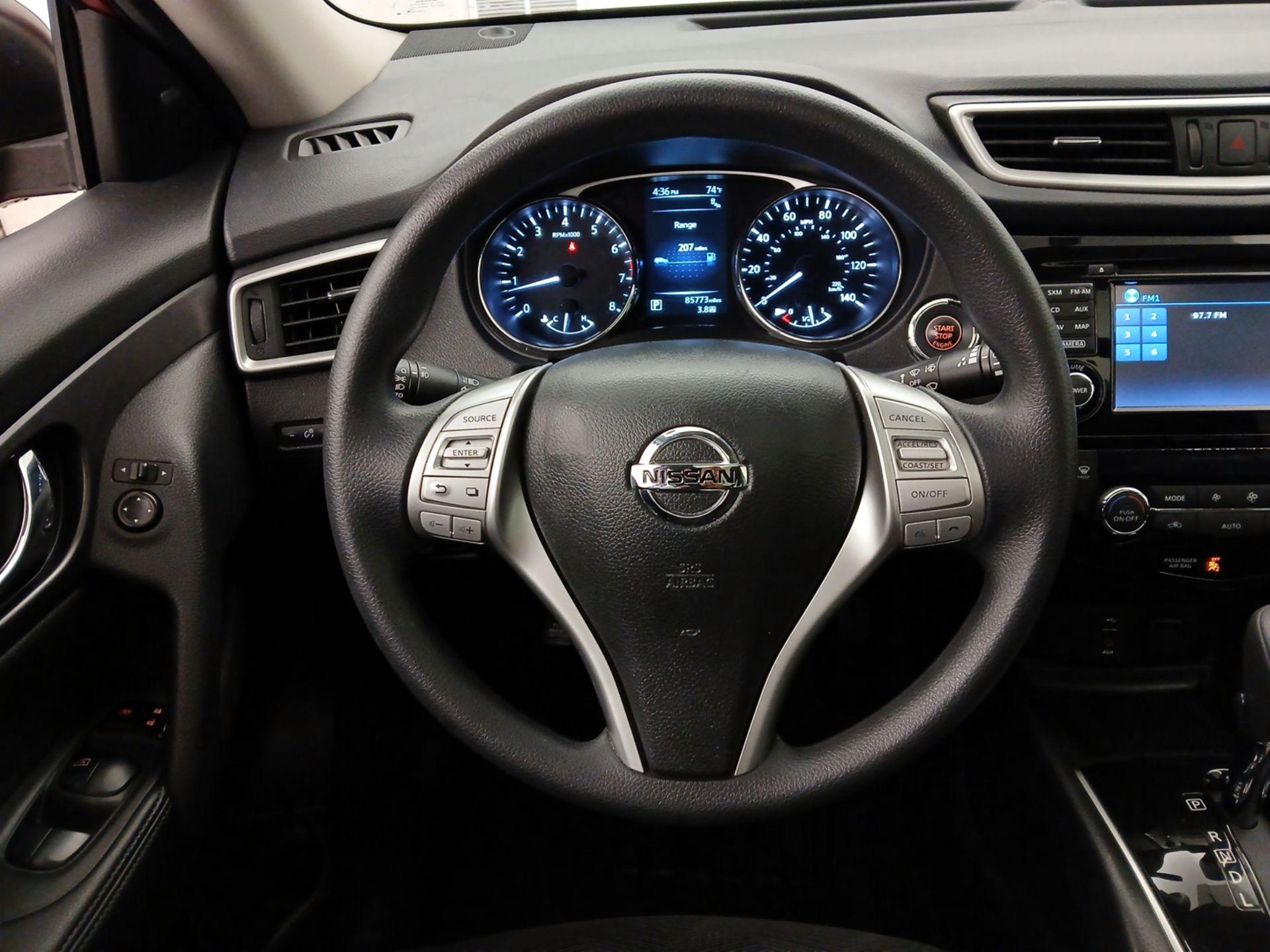 Thumbnail: 2016 Nissan Rogue - 10