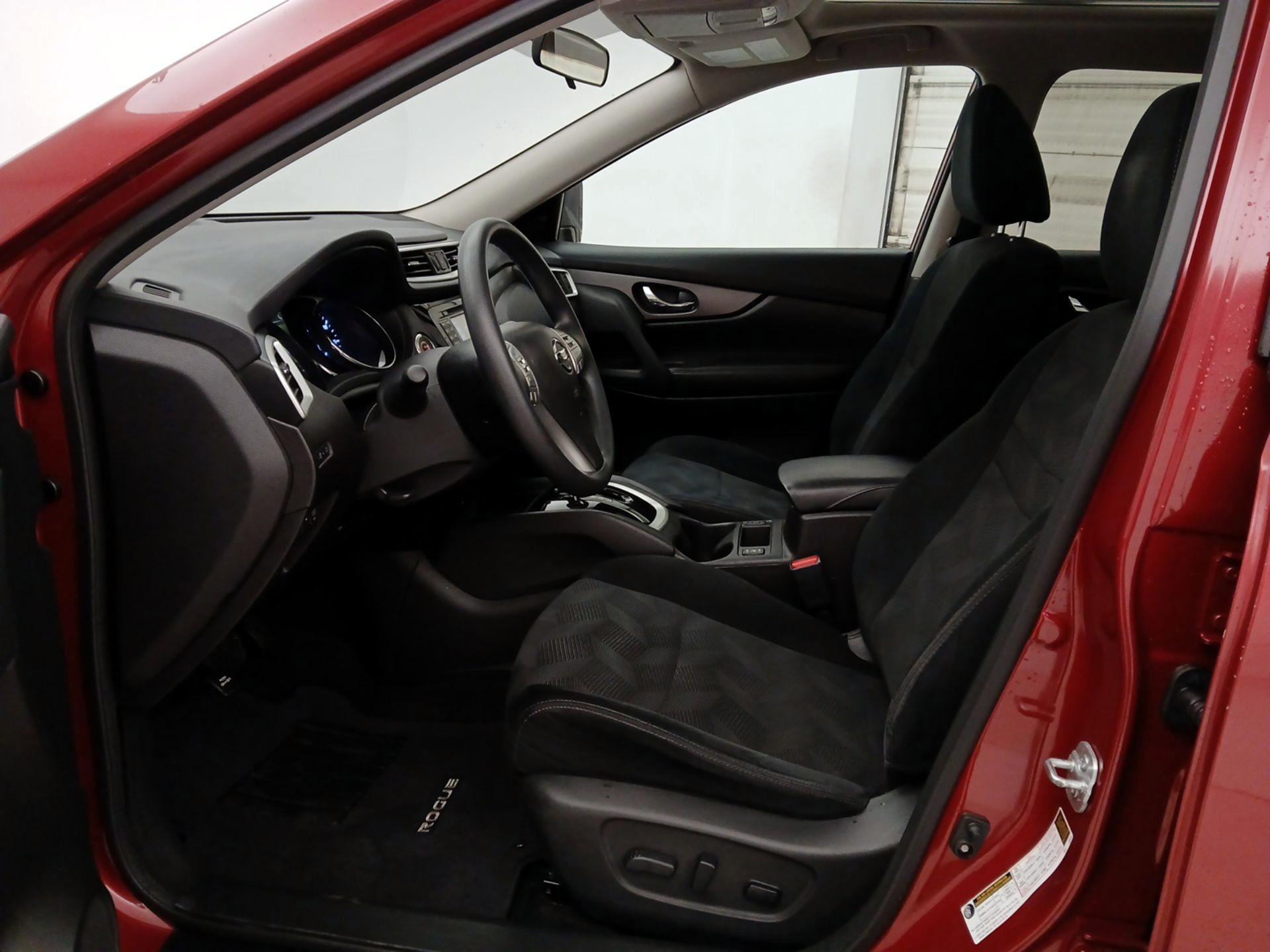 Thumbnail: 2016 Nissan Rogue - 11