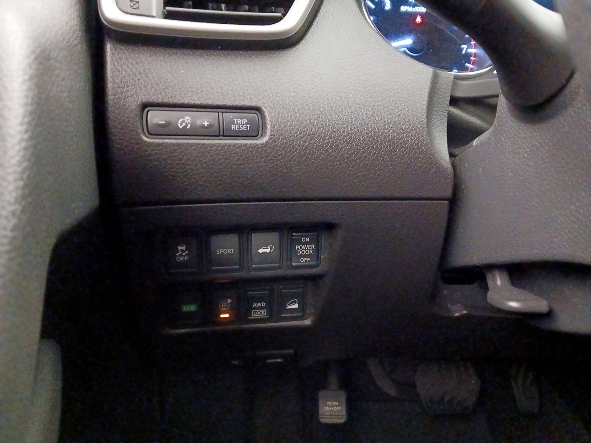 Thumbnail: 2016 Nissan Rogue - 13