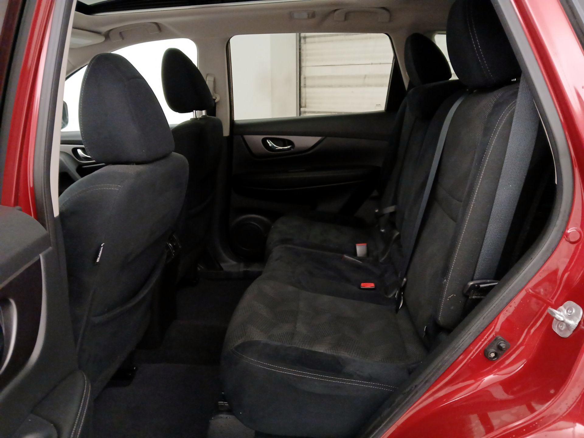 Thumbnail: 2016 Nissan Rogue - 20