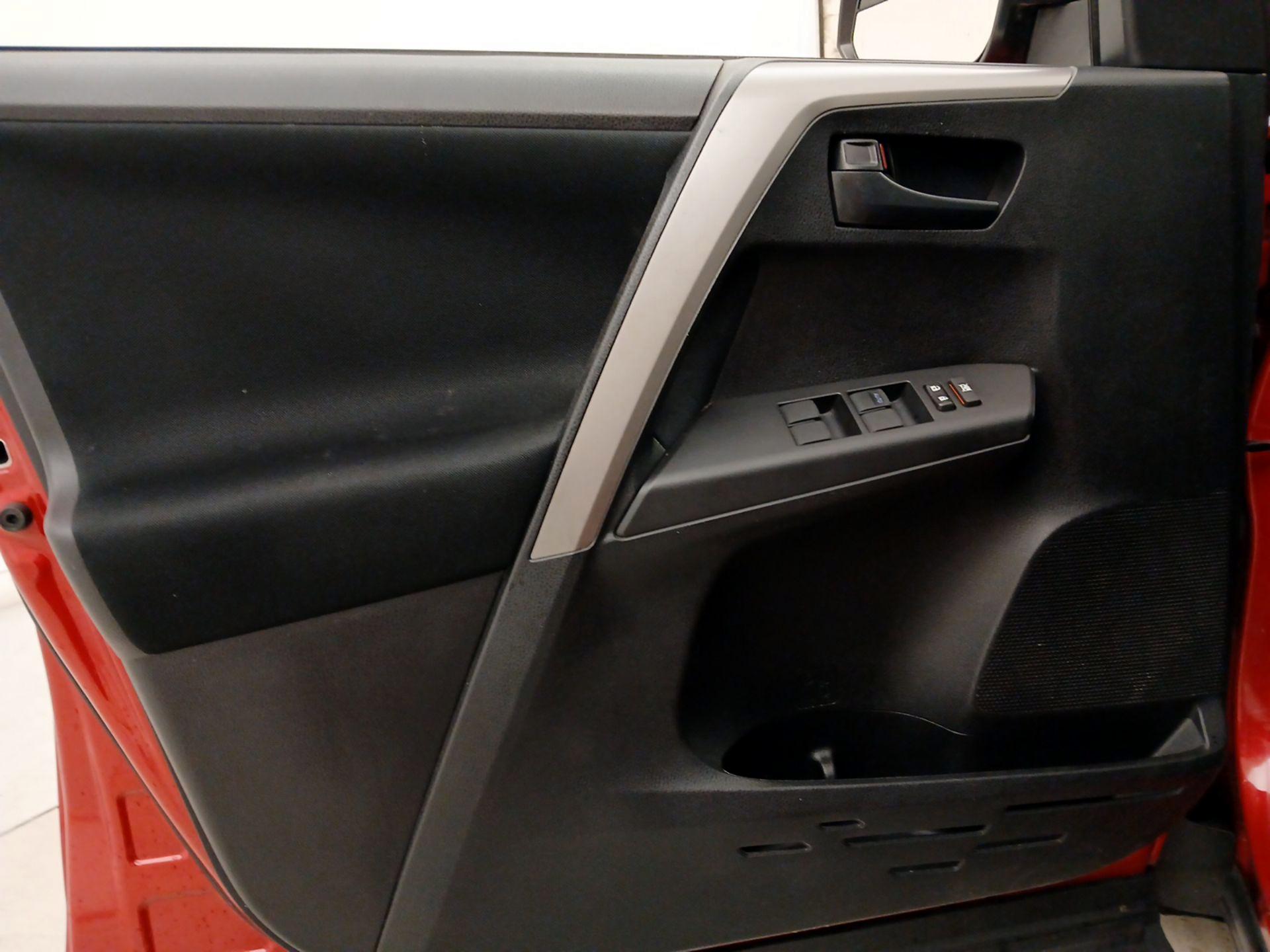 Thumbnail: 2017 Toyota RAV4 - 12