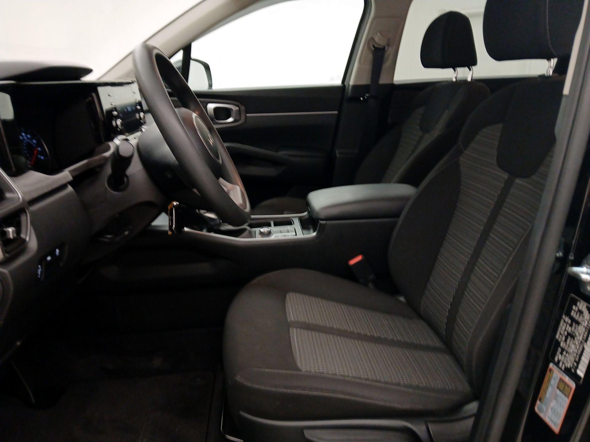 Thumbnail: 2022 Kia Sorento - 9