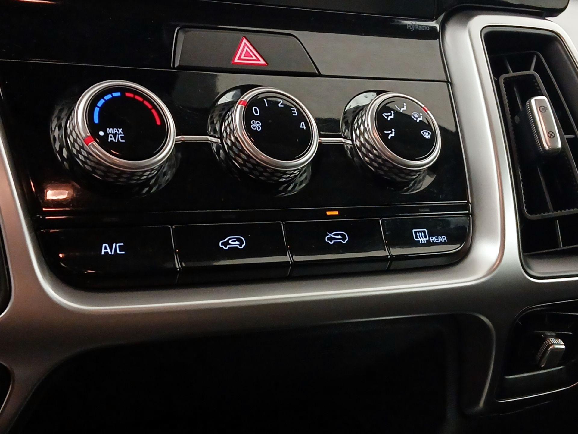 Thumbnail: 2022 Kia Sorento - 14