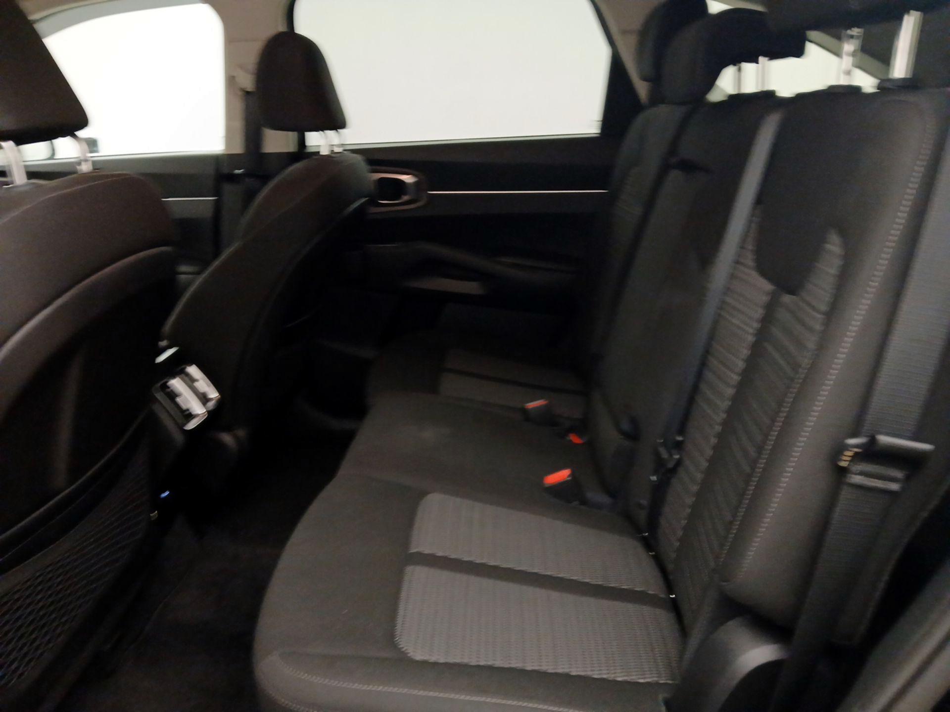 Thumbnail: 2022 Kia Sorento - 17