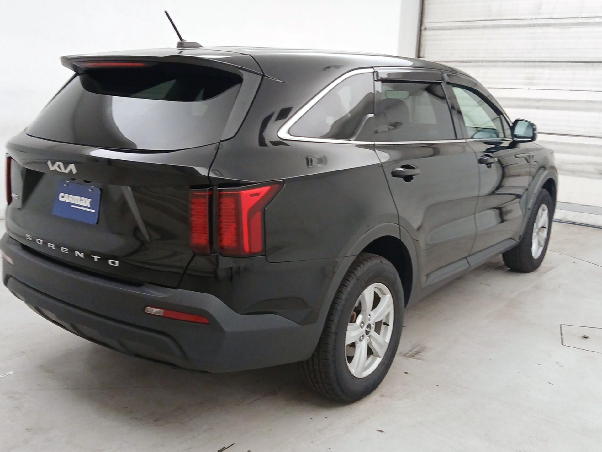 Thumbnail: 2022 Kia Sorento - 5