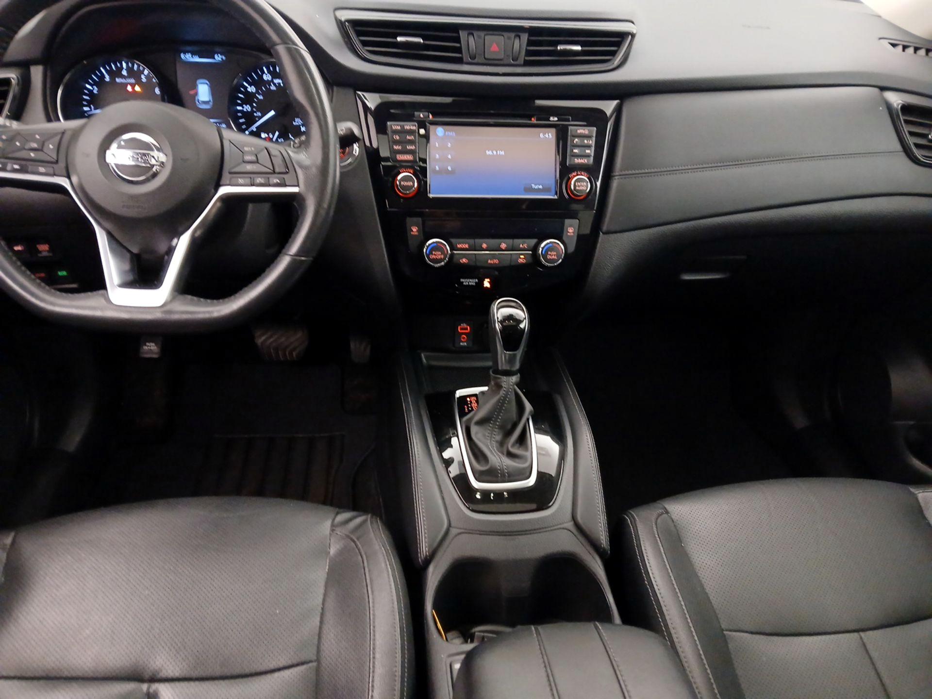 Thumbnail: 2017 Nissan Rogue - 9