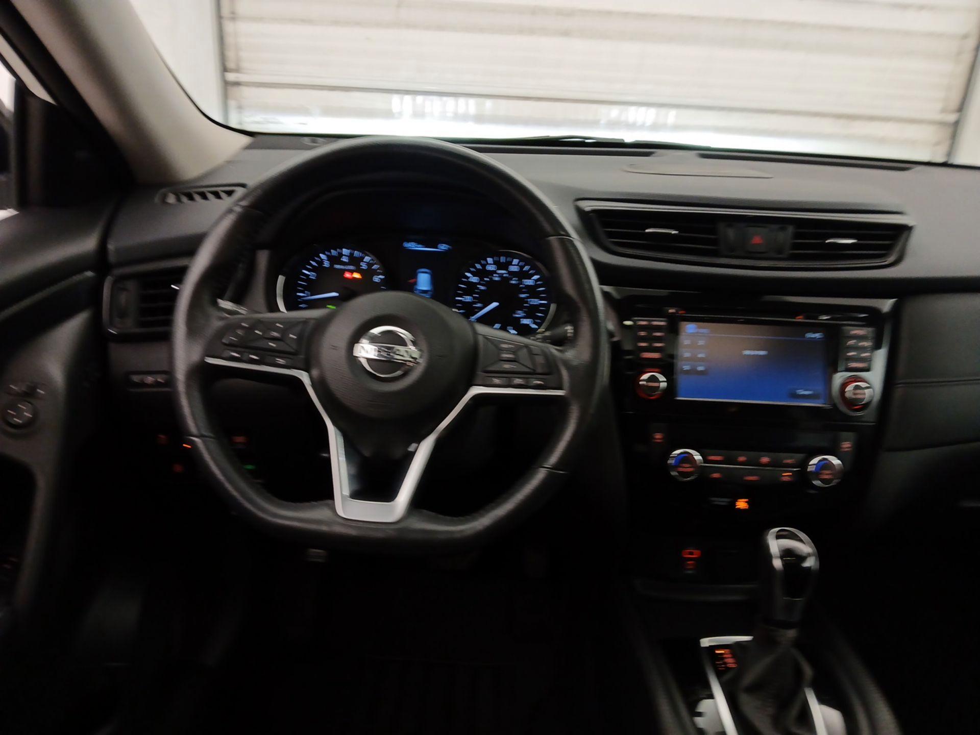 Thumbnail: 2017 Nissan Rogue - 10